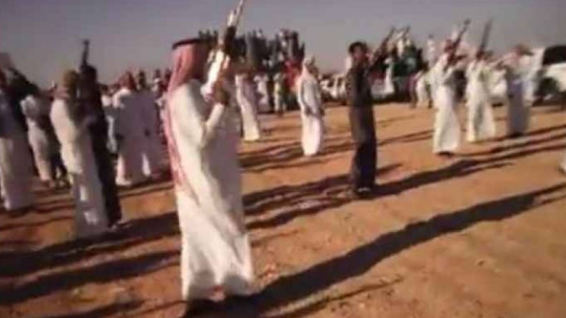 صورة من فيديو يظهر إطلاق نار كثيف في افتتاح مقرات بعض المرشحين 