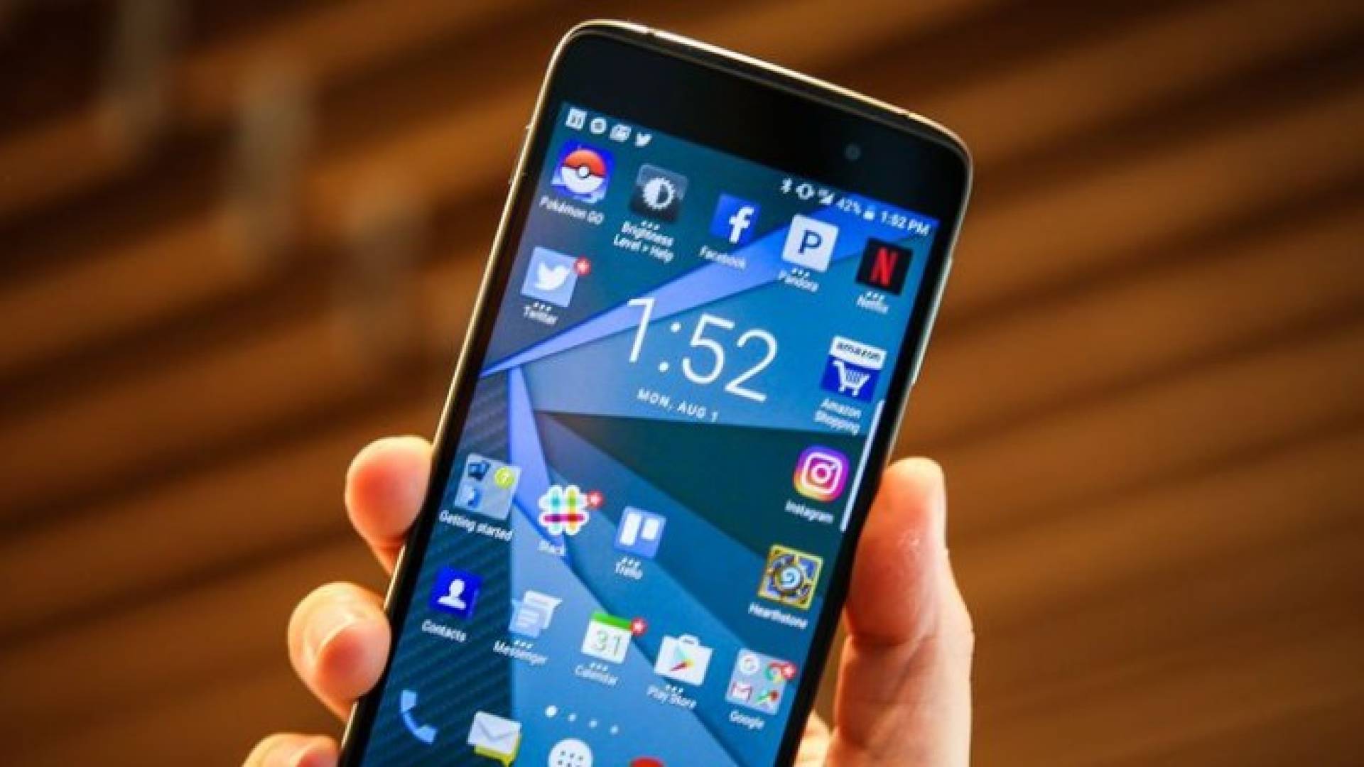 قررت الشركة بلاك بيري التوقف عن تطوير وصناعة الهواتف الذكية