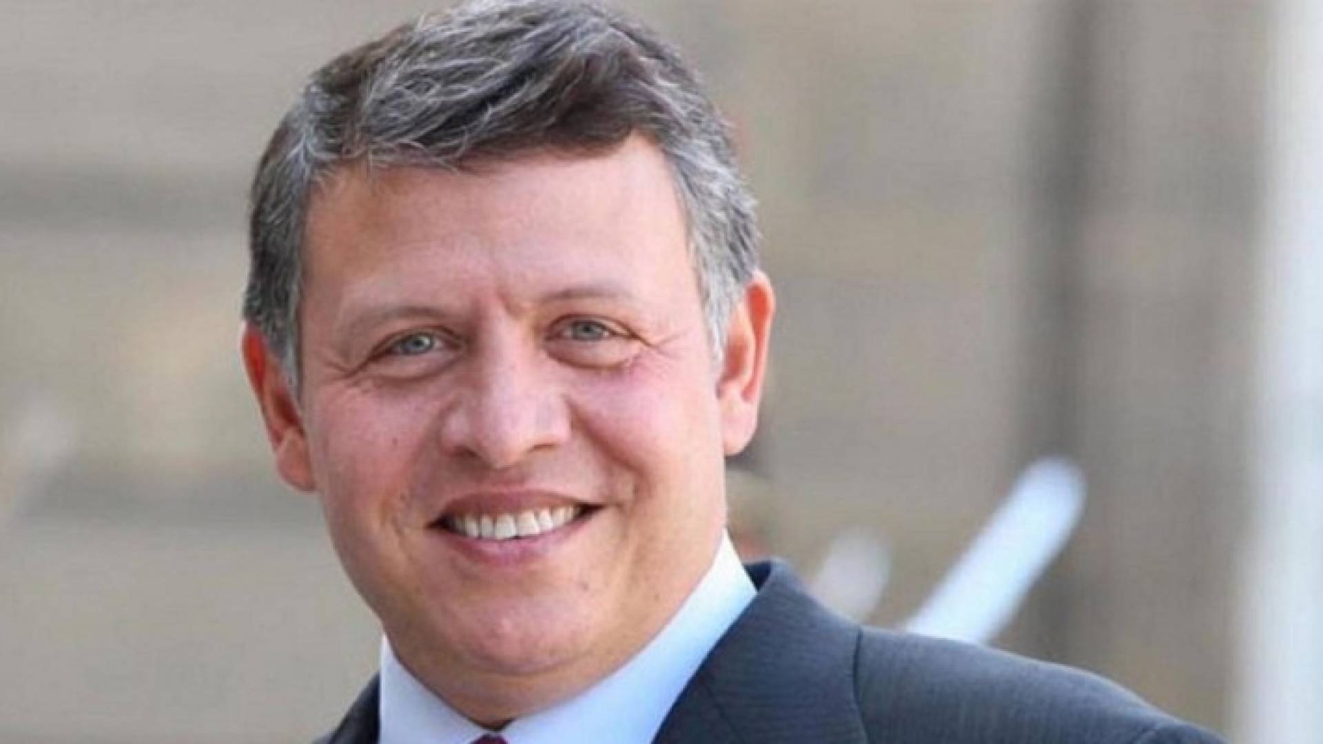 الملك يتلقى رسالة من رئيس مجلس الأعيان