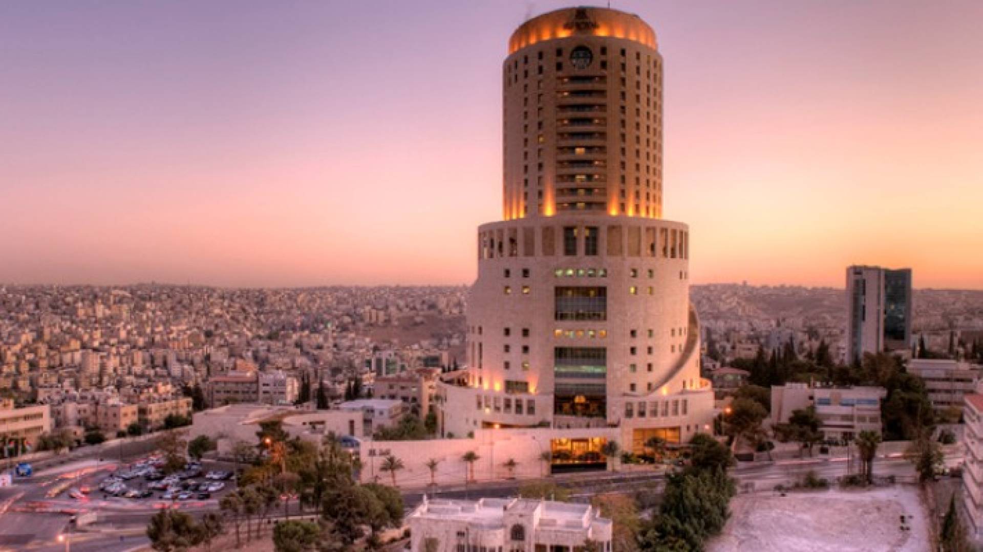 ارتفاع قليل على درجات الحرارة وبقاء الأجواء مائلة للبرودة ليلا