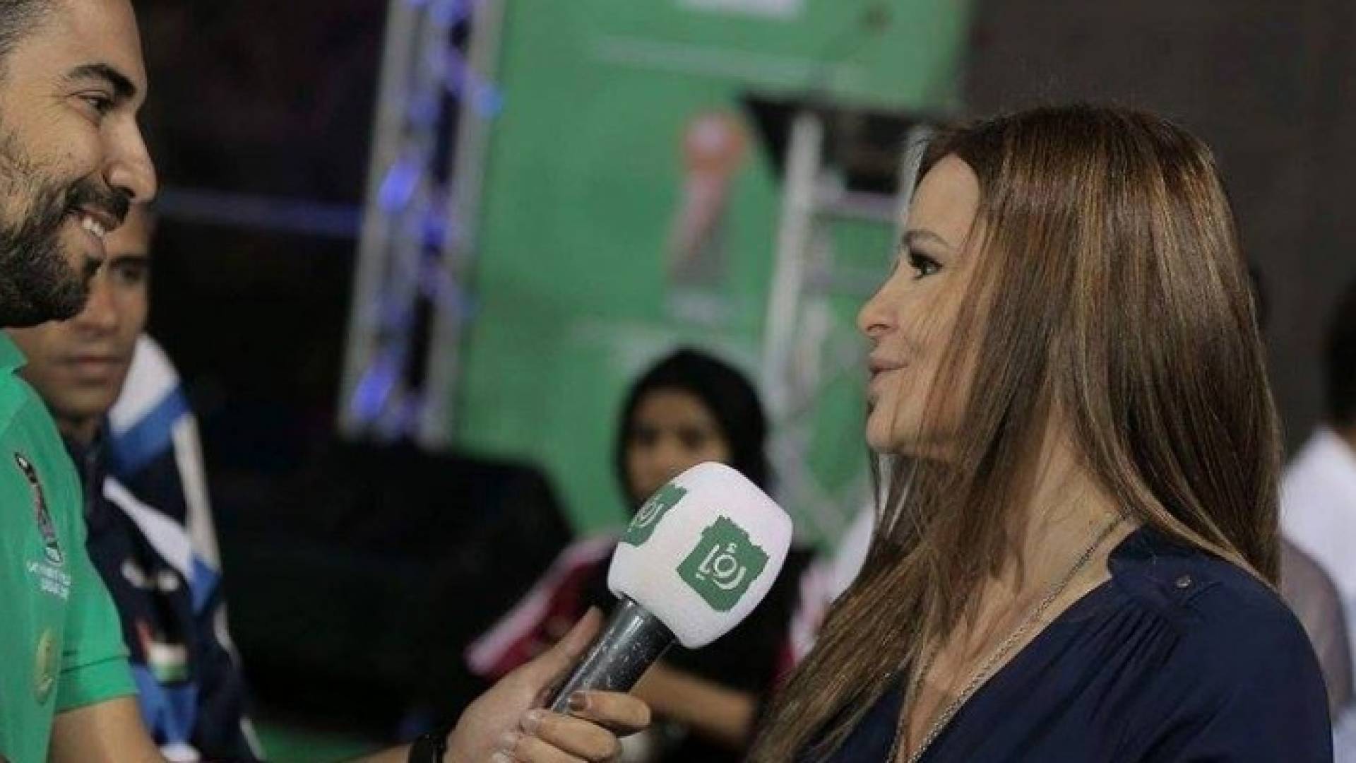 الزميل محمد حسيبا يجري لقاء خاصا مع الفنانة اللبنانية كارول سماحة عن كأس العالم للسيدات