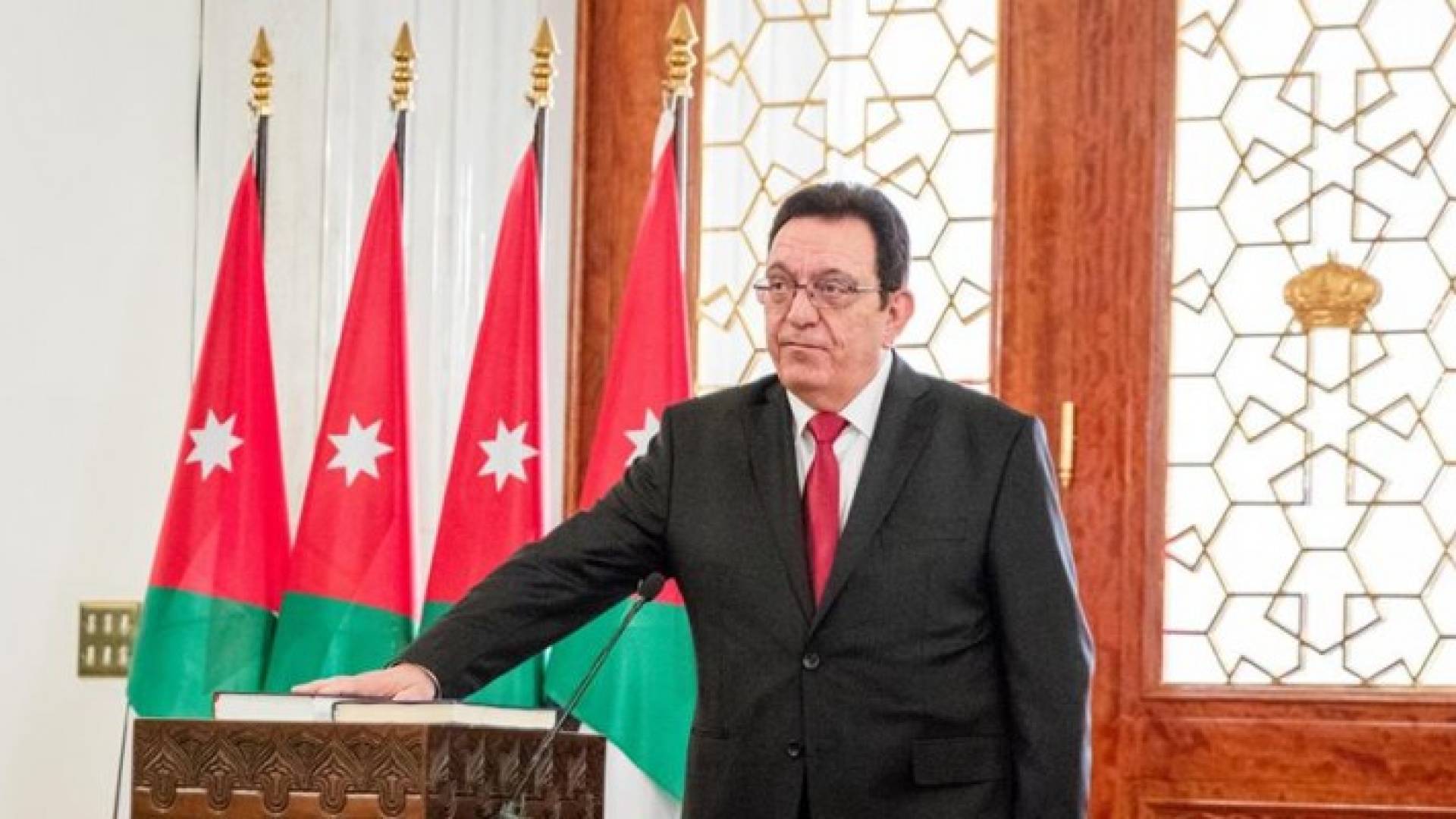 الوزير المستقيل مالك حداد