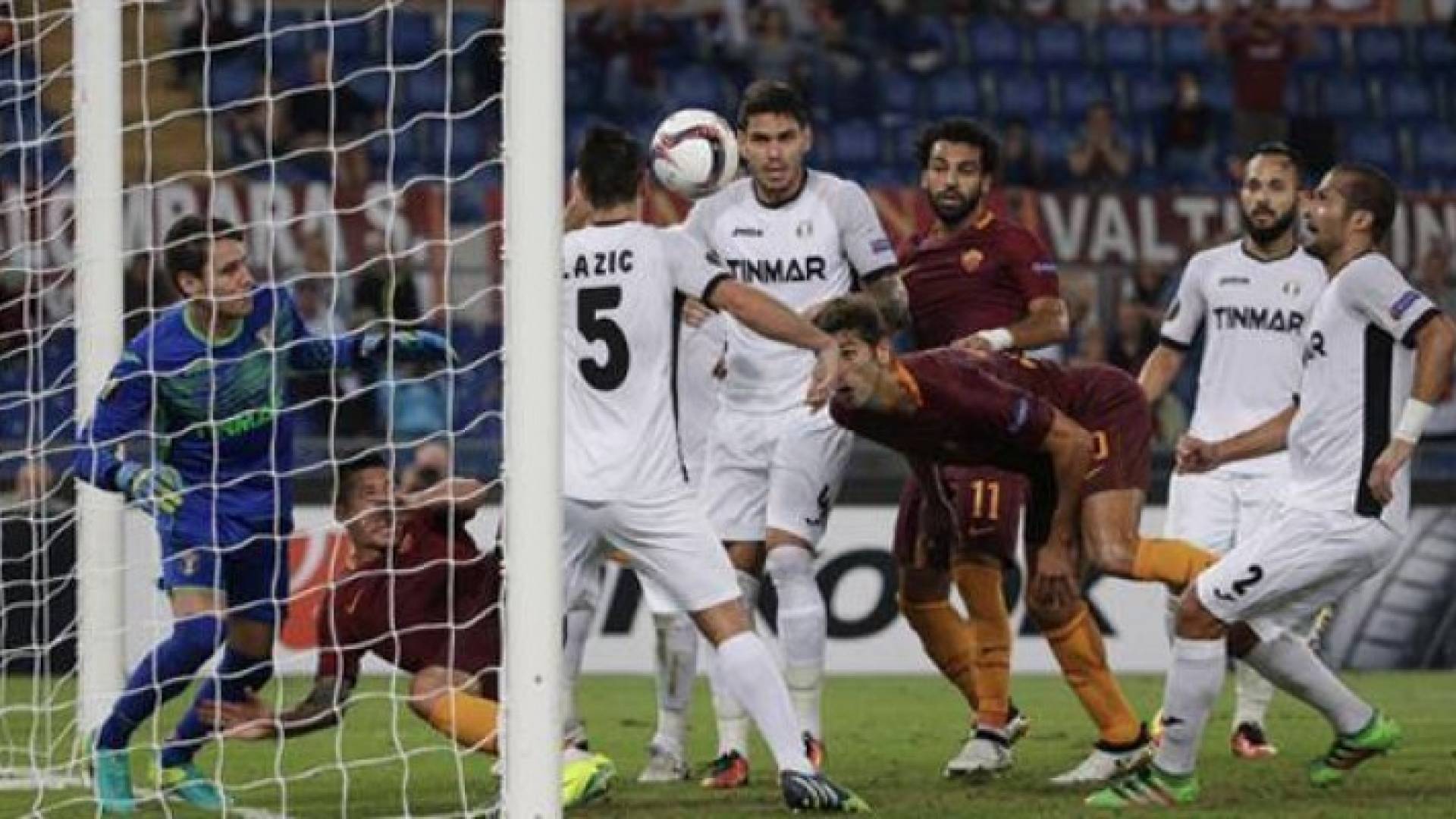 مانشستر يونايتد الإنجليزي يحصد أول ثلاث نقاط له