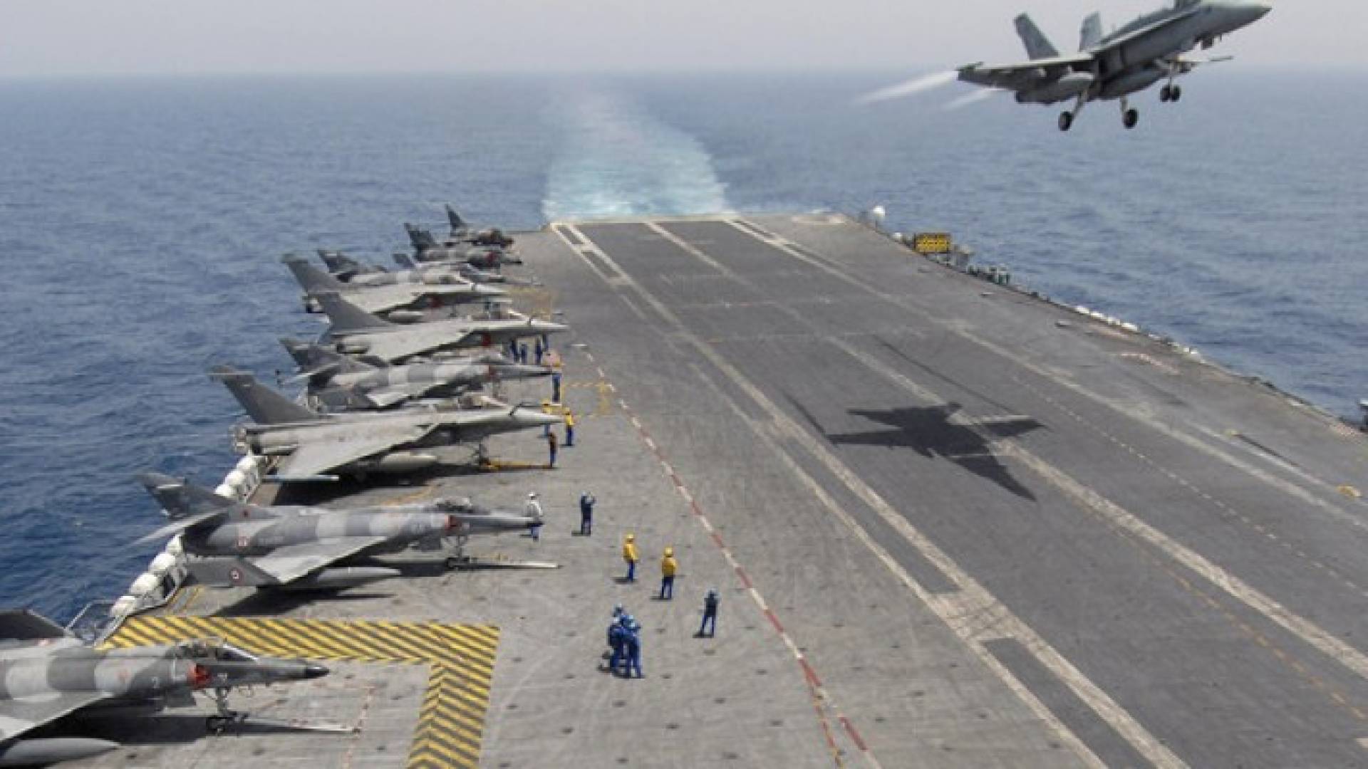 حاملة الطائرات شارل ديغول