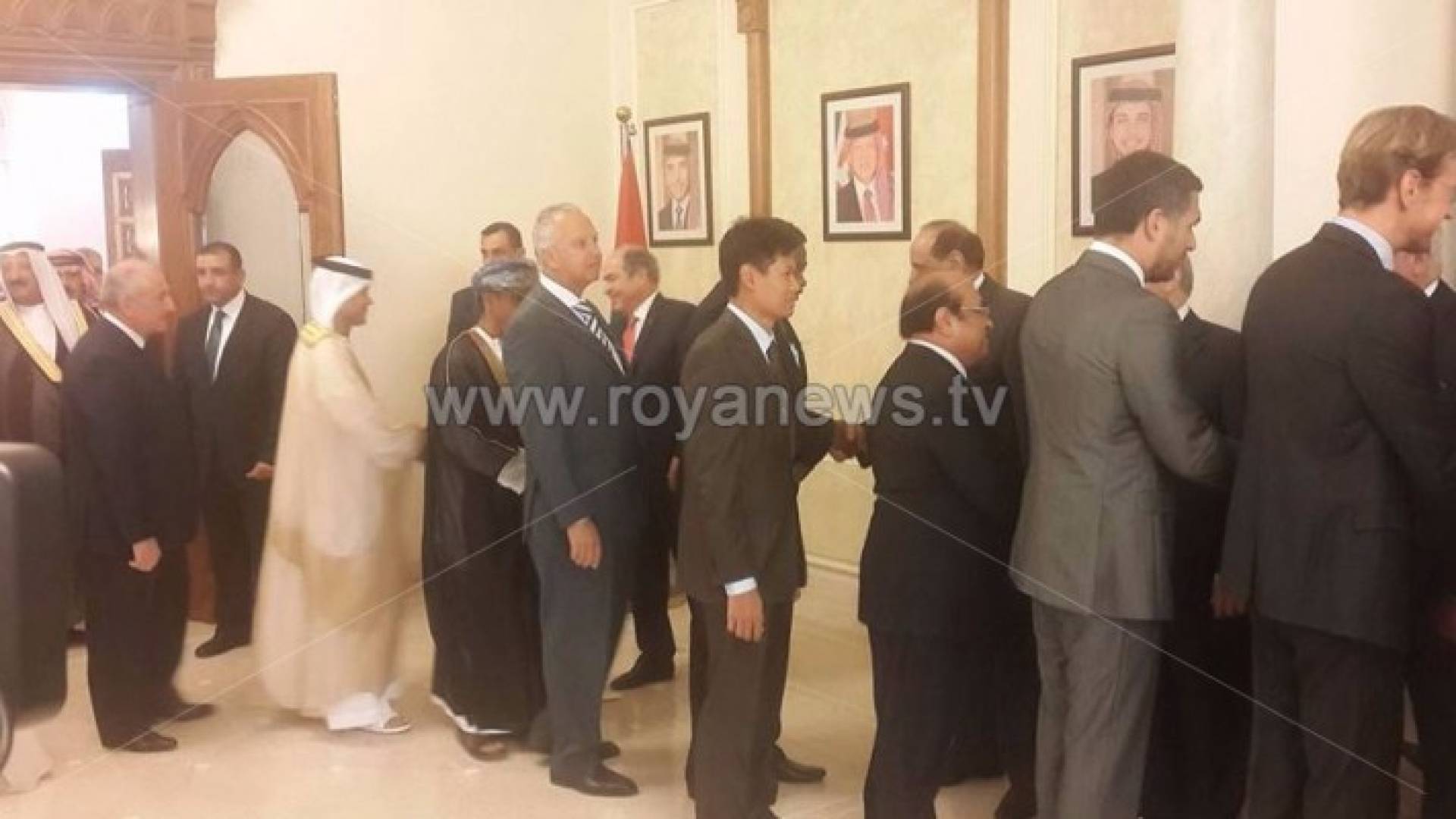 الحكومة تستقبل المهنئين