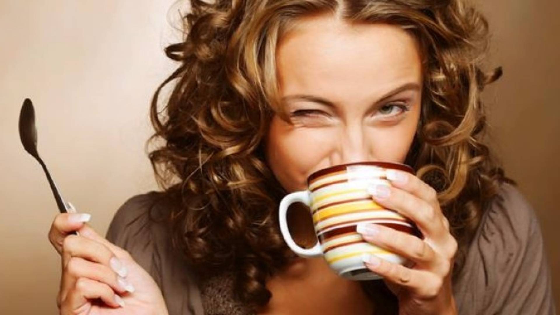 هذا ما تفعله 3 أكواب قهوة يوميا بالنساء
