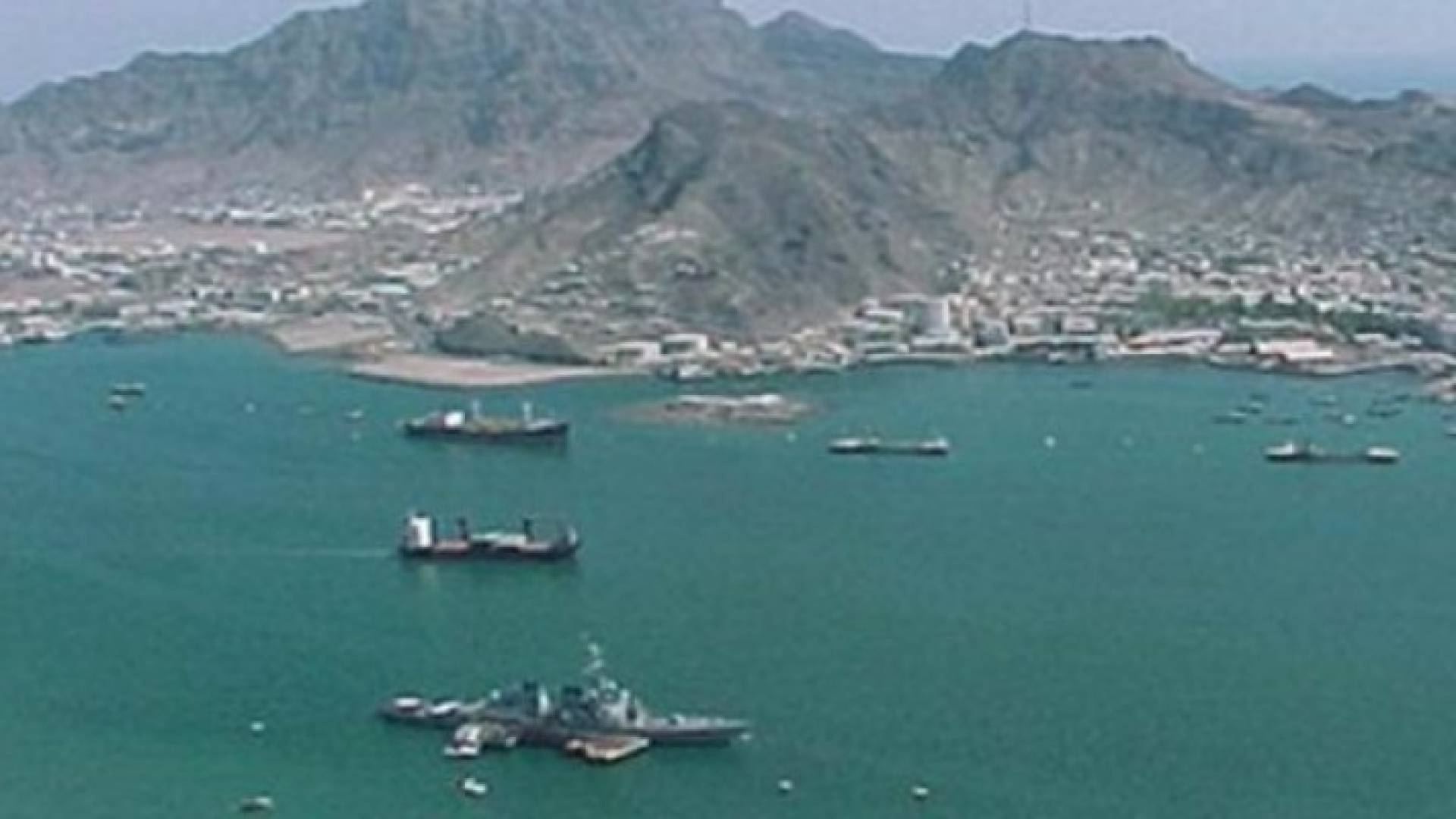 التحالف: استهداف حوثي لسفينة مدنية إماراتية بباب المندب