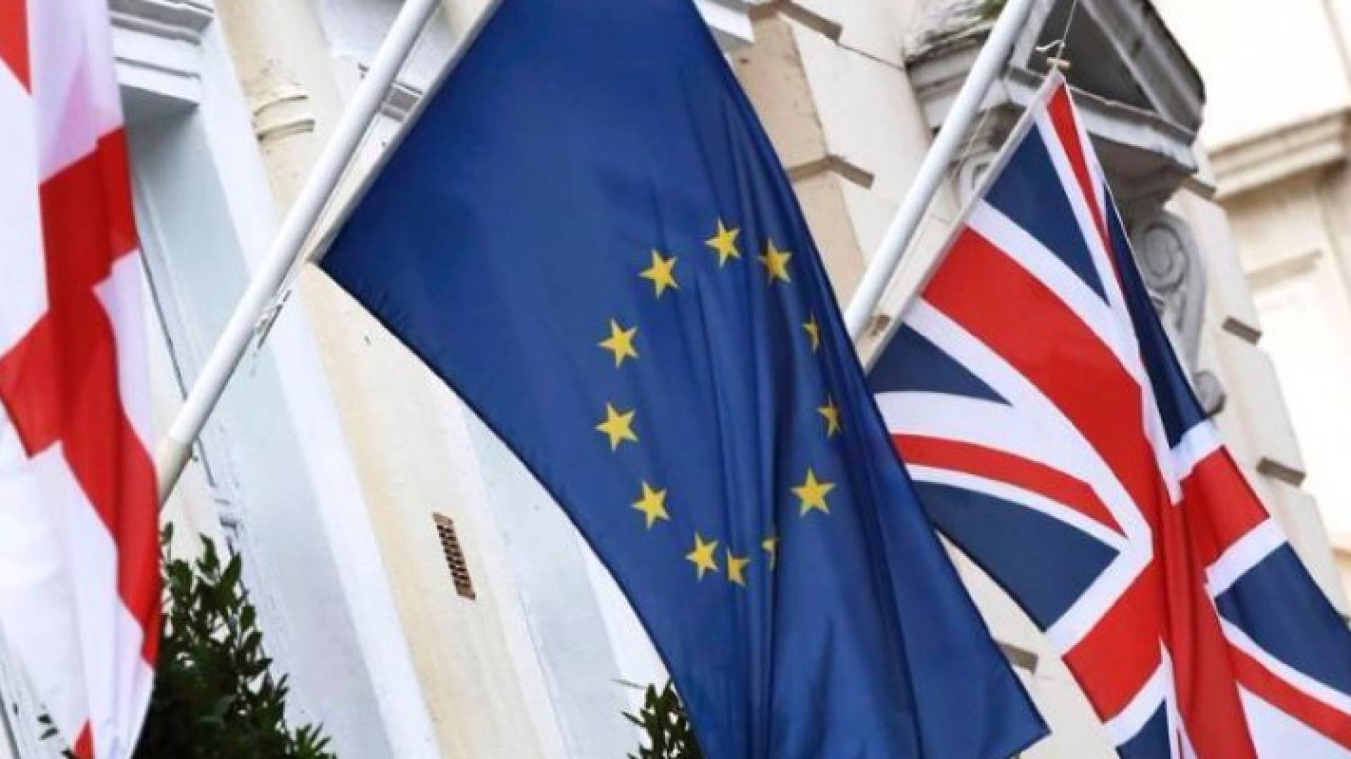 رئيسة الحكومة البريطانية: بدء إجراءات الخروج من الإتحاد الأوروبي قبل نهاية آذار المقبل