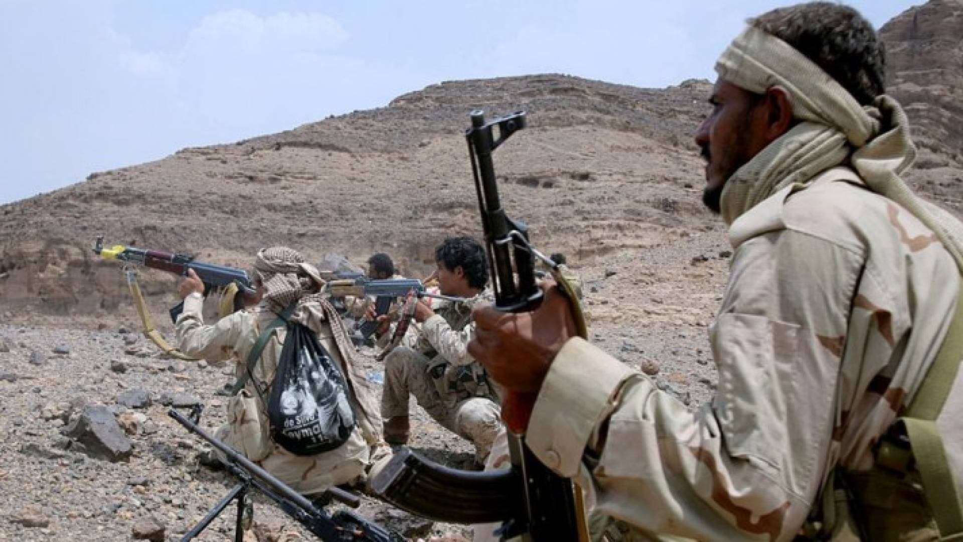 جنود تابعون للقوات الشرعية التي تدعم حكومة الرئيس هادي