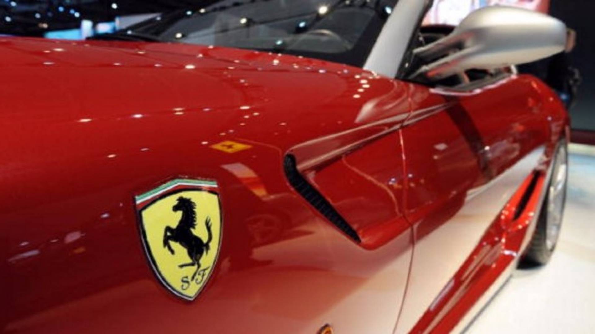 سيارات فيراري بـ 2.2 مليون دولار .. ما سرها ؟