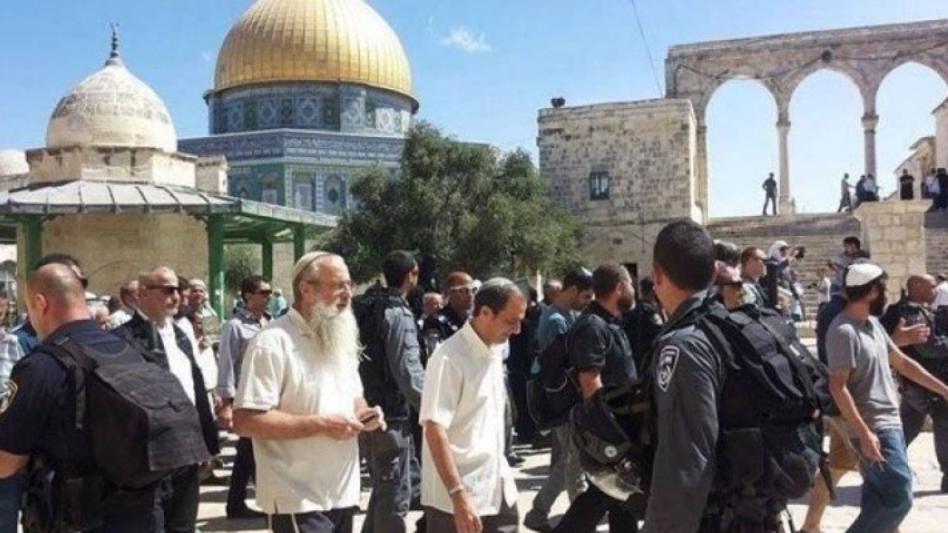 1171 مستوطنا اقتحموا المسجد الأقصى بأيلول