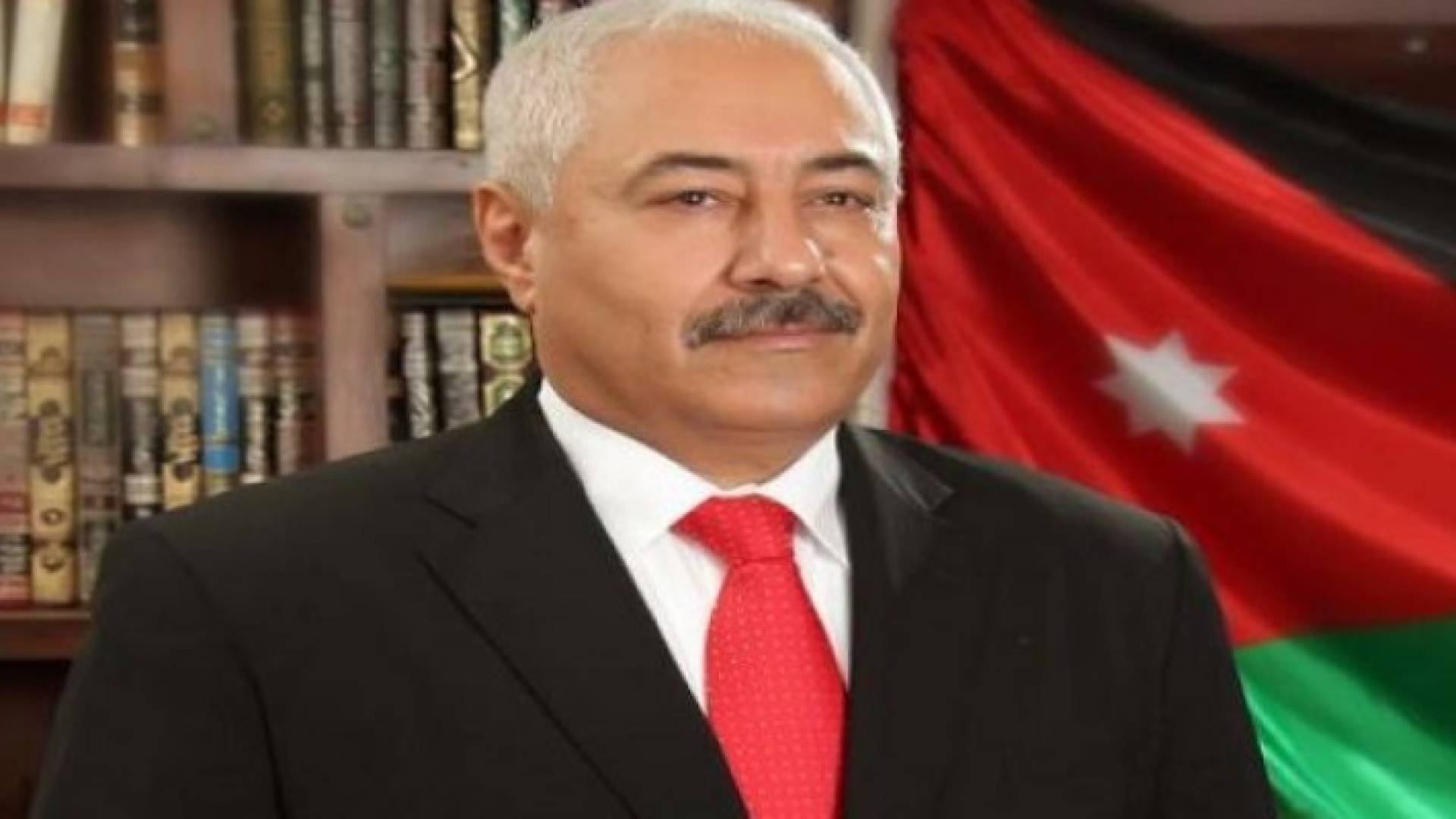 وزير سابق يصف حرق المناهج بسلوك ' النازيين والدواعش '