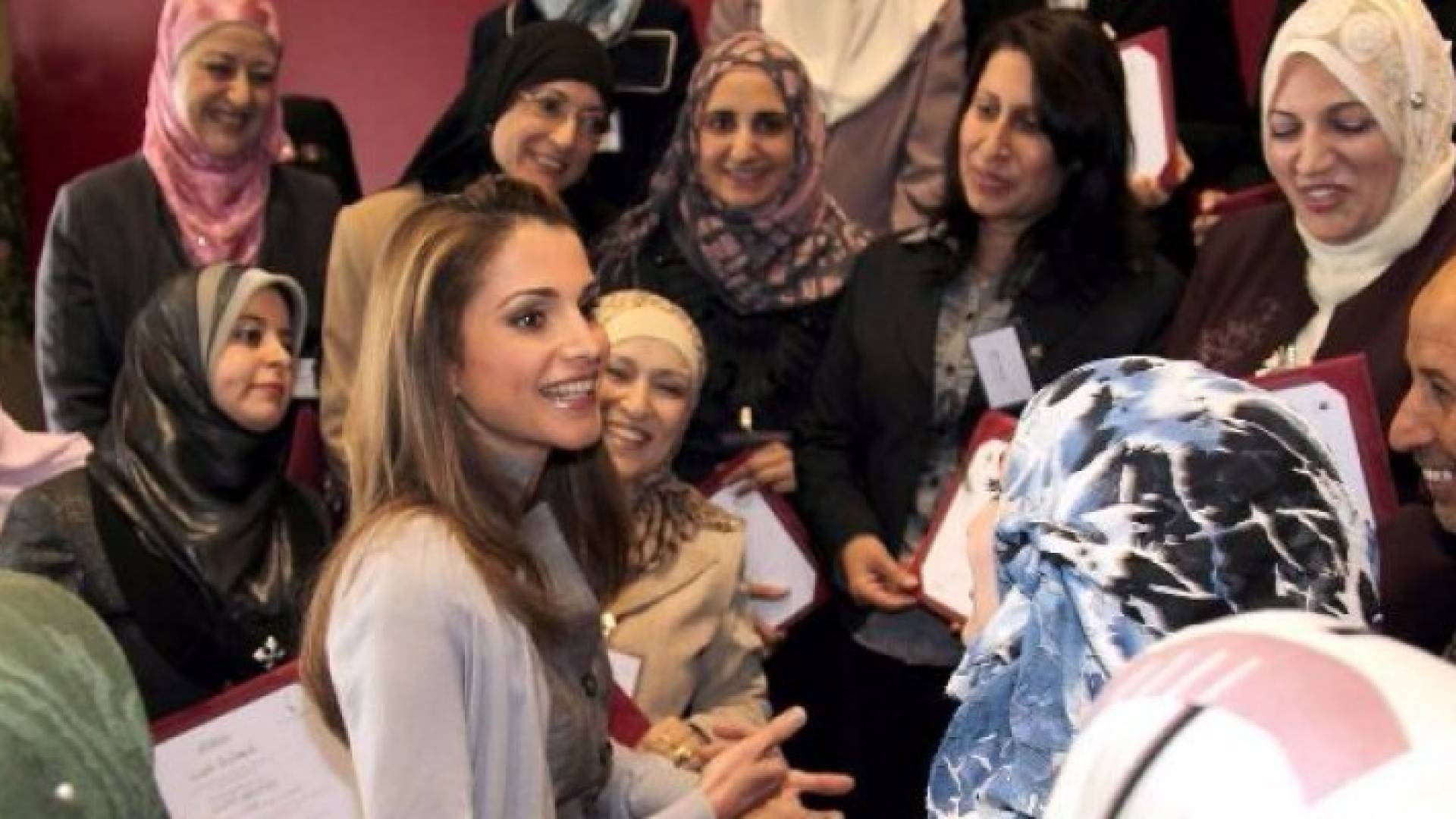 تهنئة جلالة الملكة