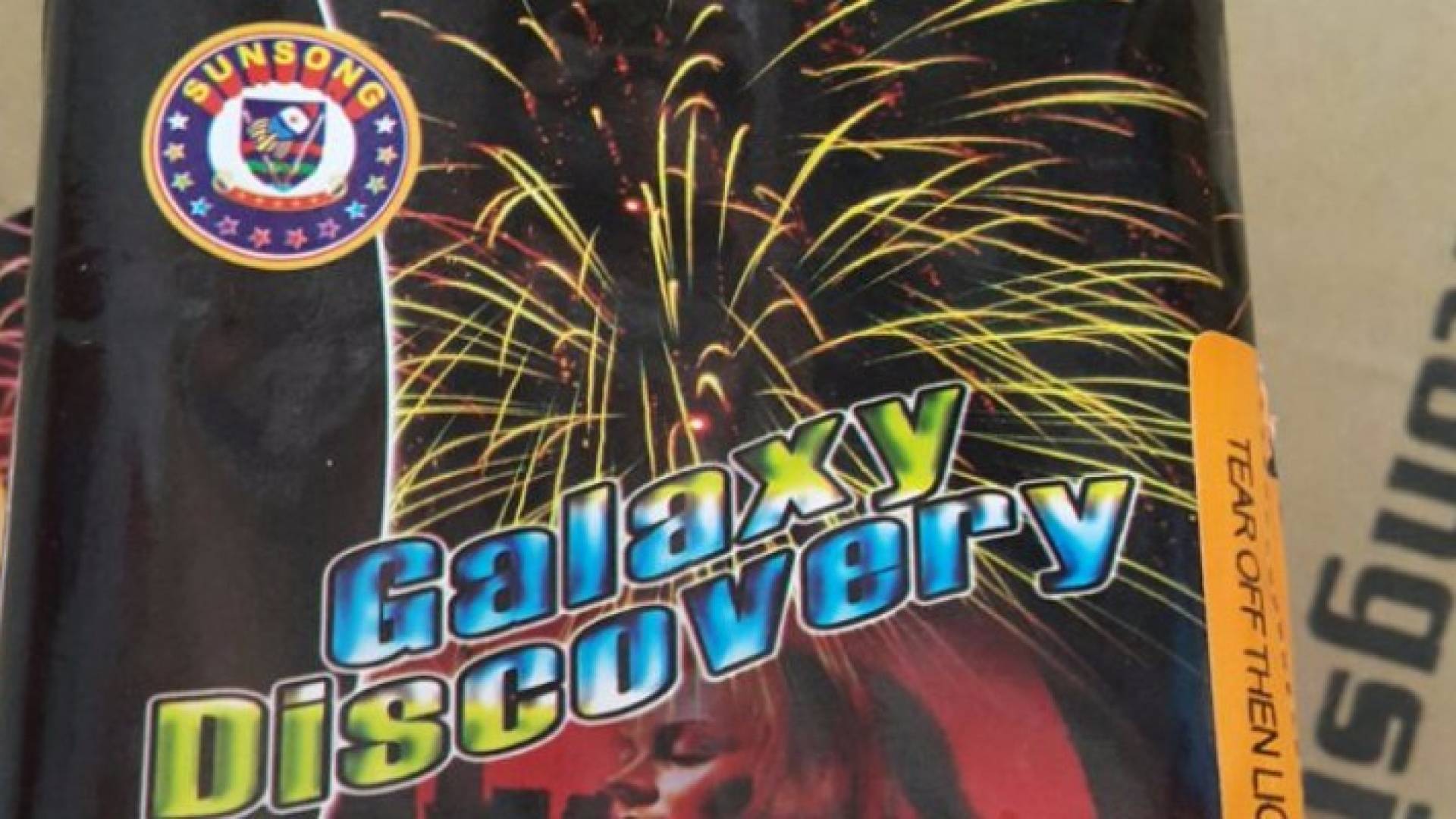 بالصور: احباط تهريب العاب نارية وصواعق كهربائية في العقبة