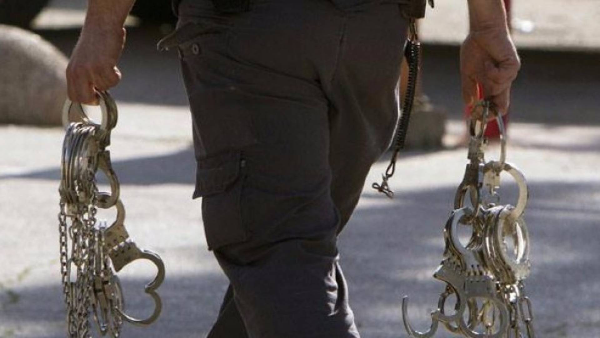 تحويل 3 مقدسيين للحبس المنزلي وتمديد توقيف آخرين
