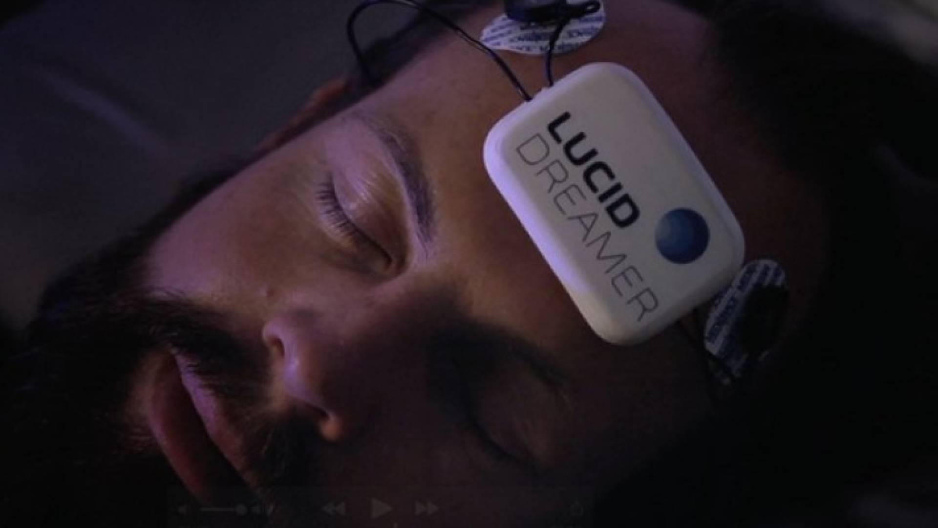 وداعا للكوابيس: جهاز جديد للتحكم بالأحلام خلال النوم