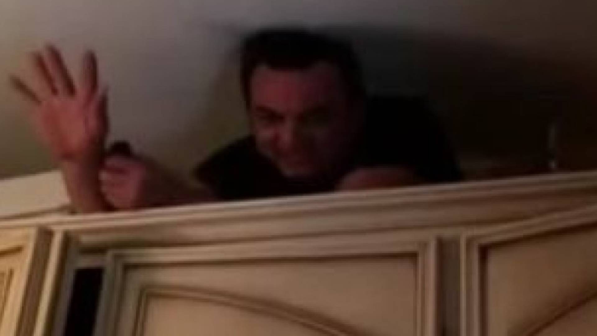 بالفيديو.. الشرطة الإيطالية تعتقل أخطر زعيم مافيا هارب في مخبئه السري