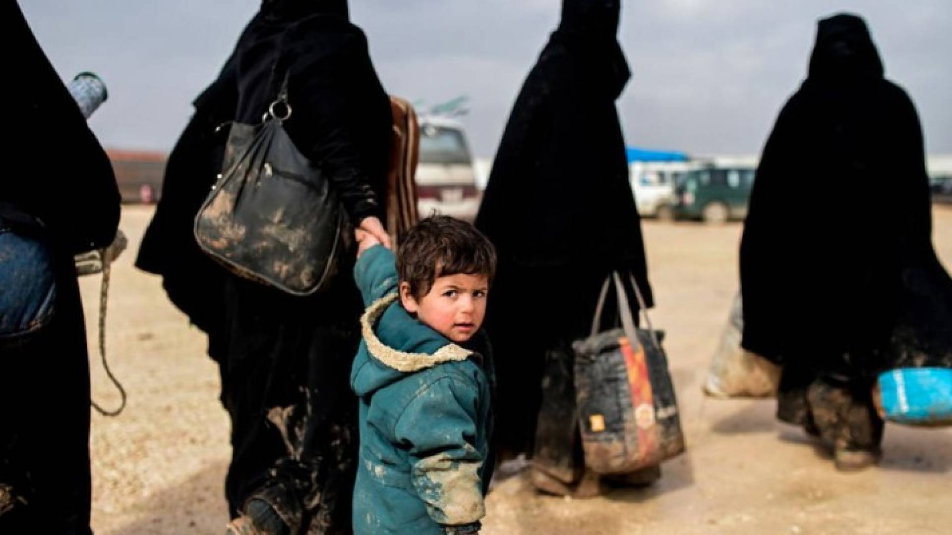 عائلات تهرب من الموصل مقابل مبالغ فلكية