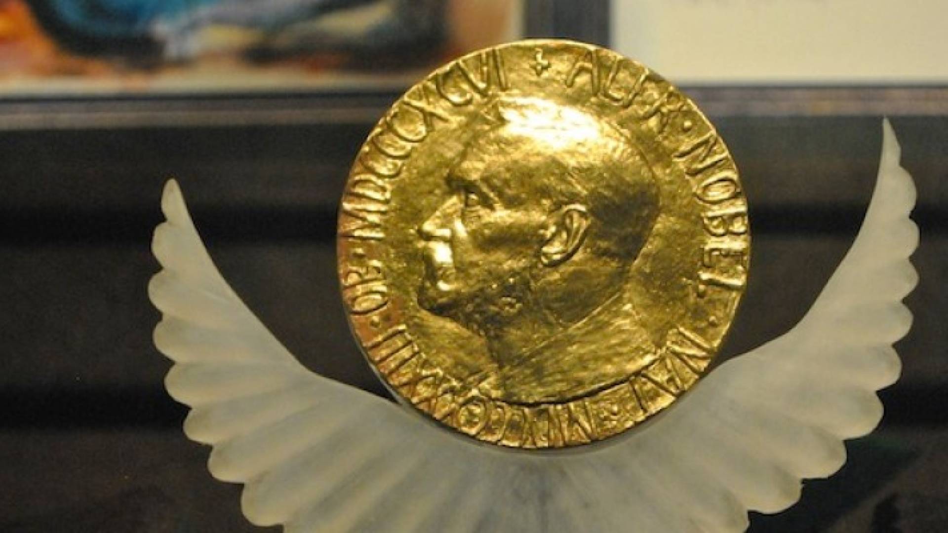 منح جائزة نوبل للسلام للرئيس الكولومبي