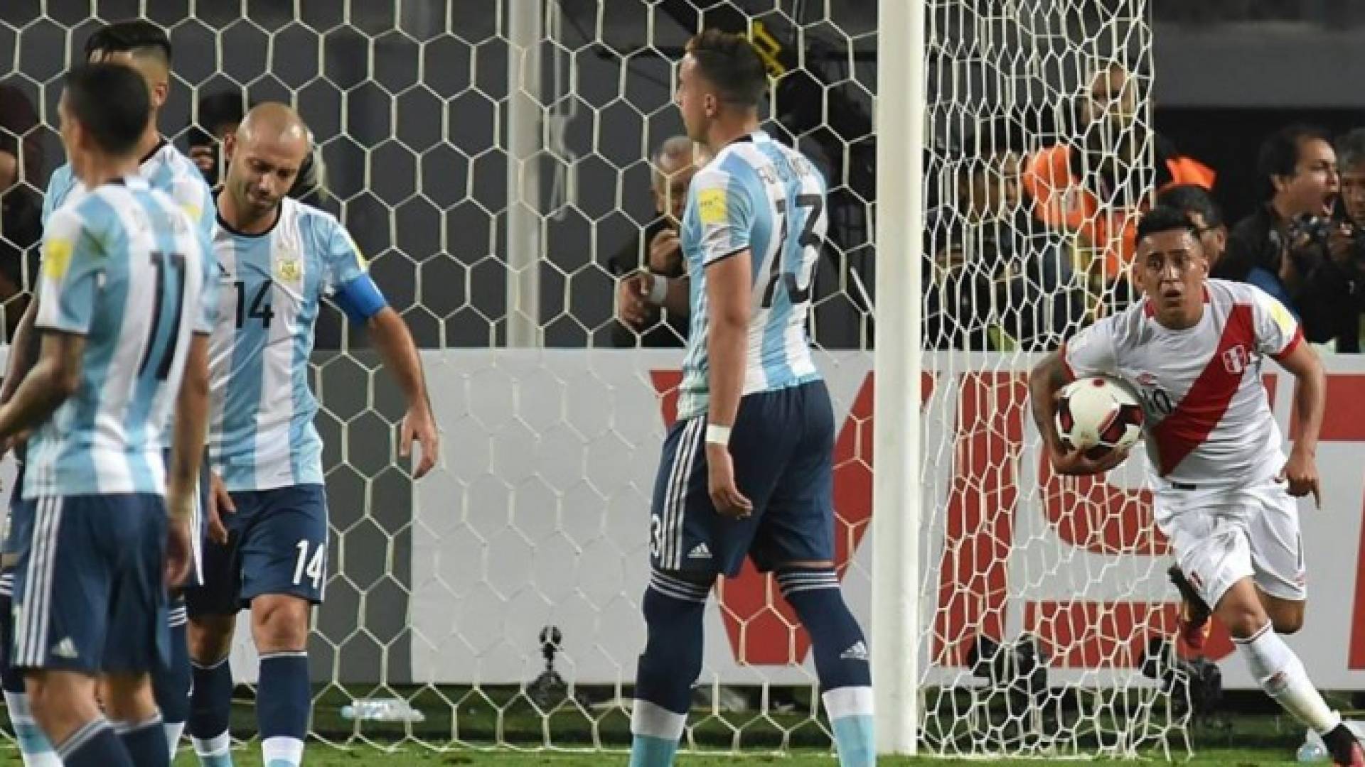 منتخب الأرجنتين خسر الفوز بالدقائق الأخيرة