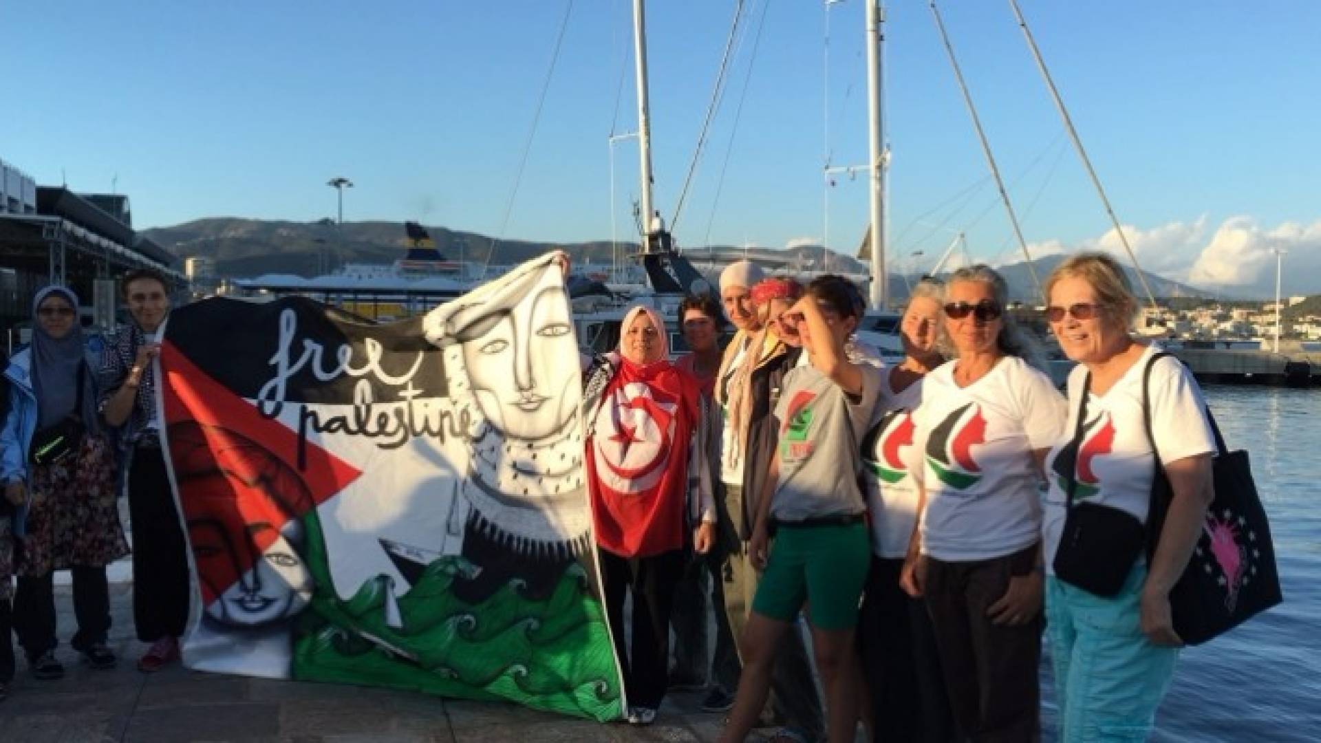 الاحتلال يرحل متضامنات سفينة 'زيتونة'