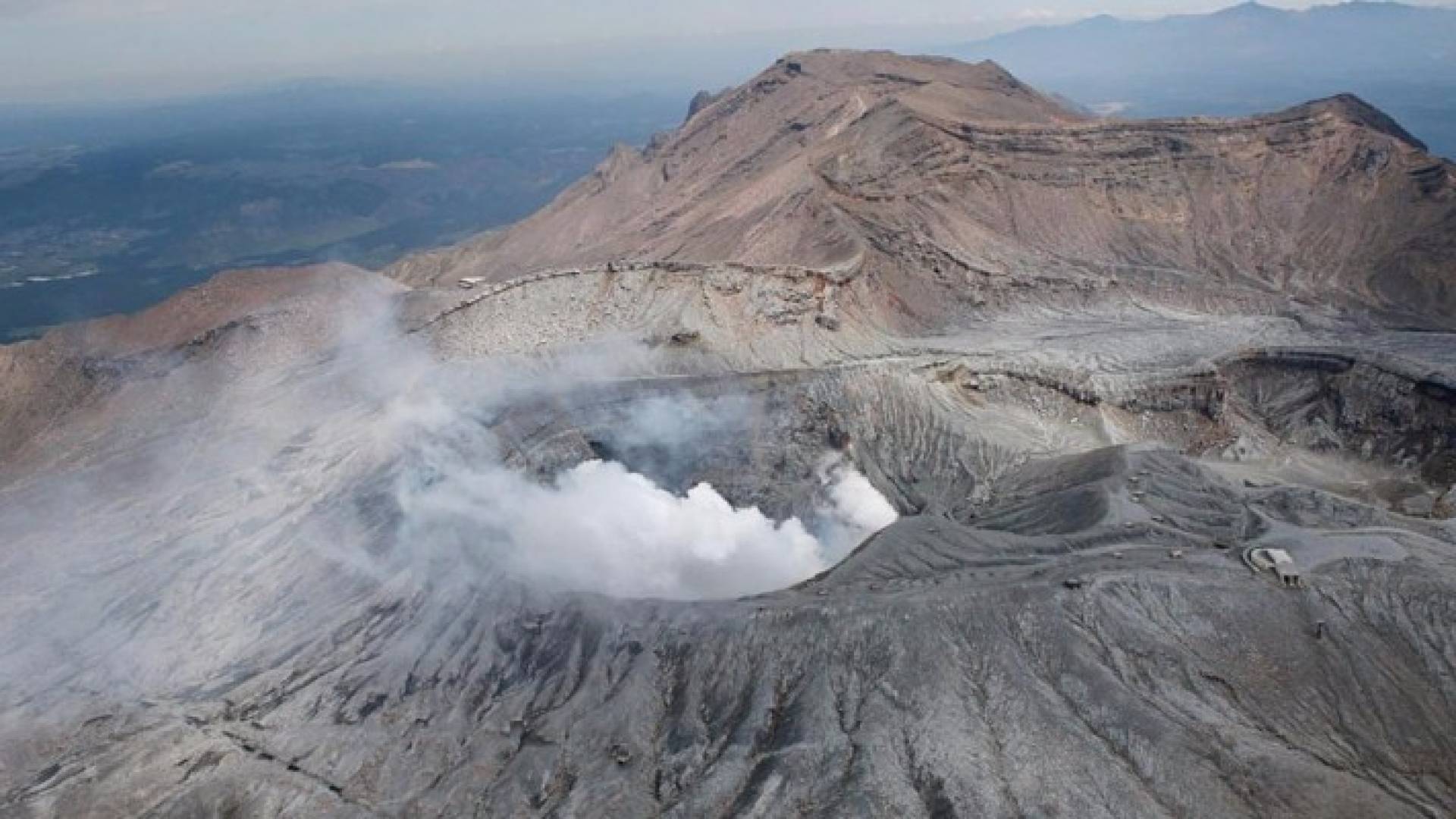 الثورة هي الأولى في القمة الجبلية منذ 1980