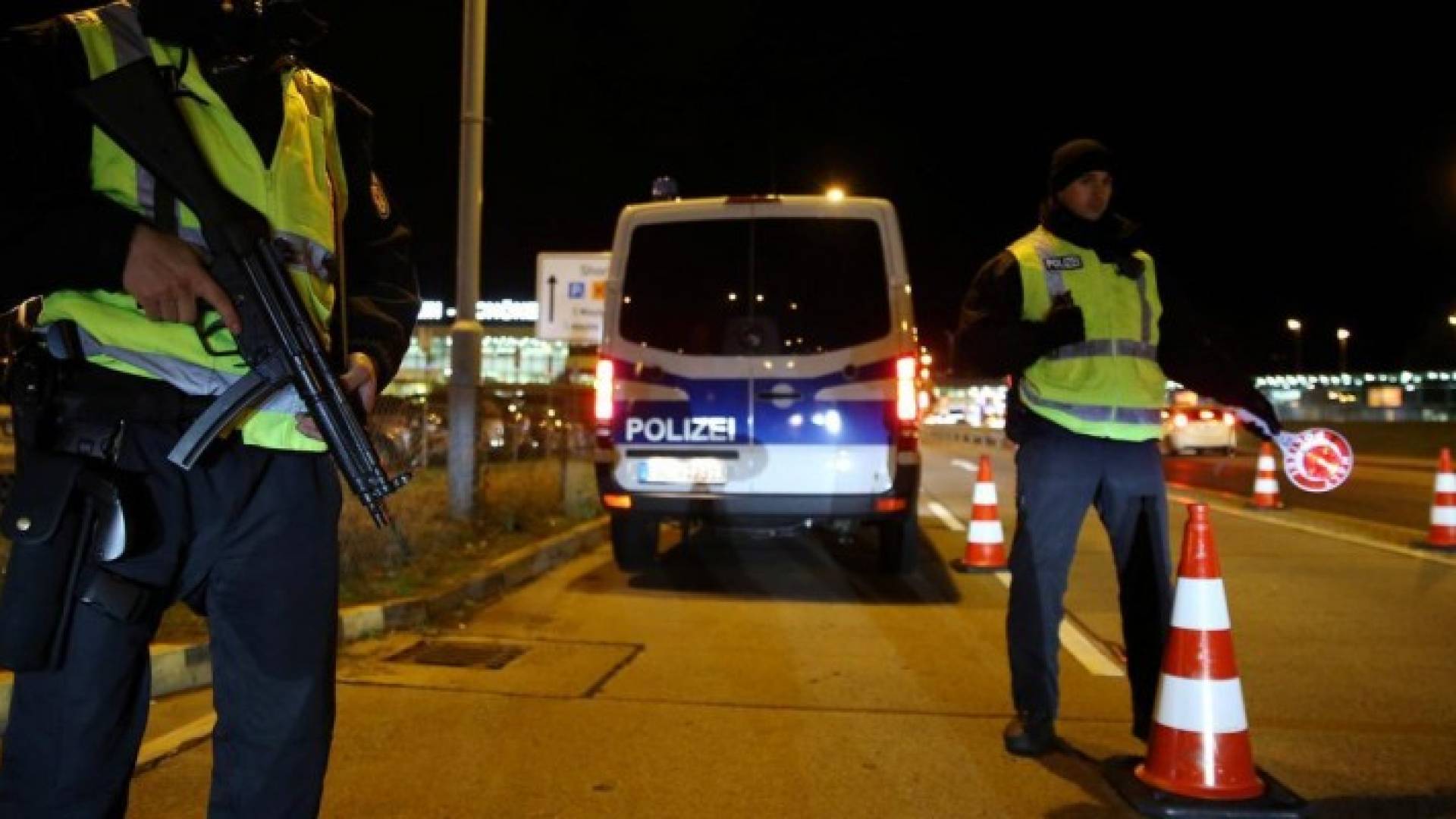 الشرطة اعتقلت 3 أشخاص على علاقة بالمشتبه به السوري لكن الأخير لا يزال طليقا