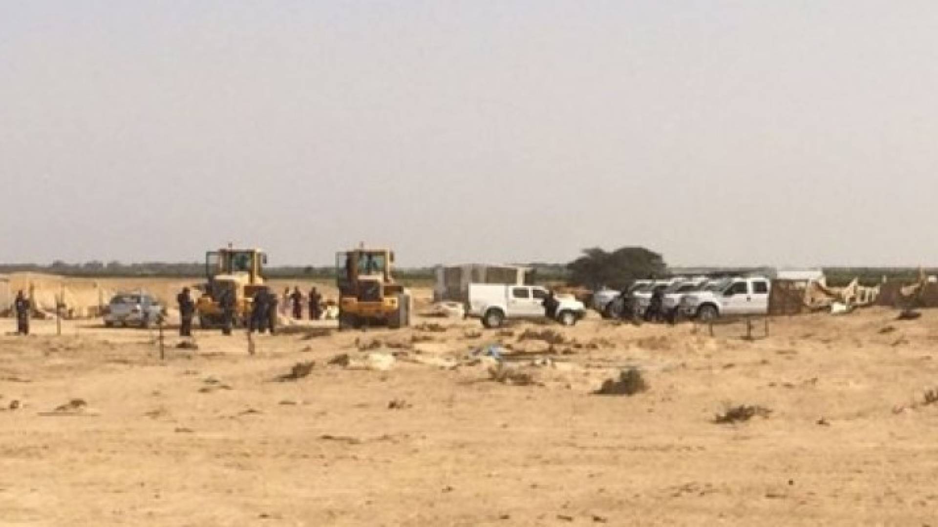 جرافات الاحتلال الاسرائيلي تقتلع بيوت عائلة في النقب