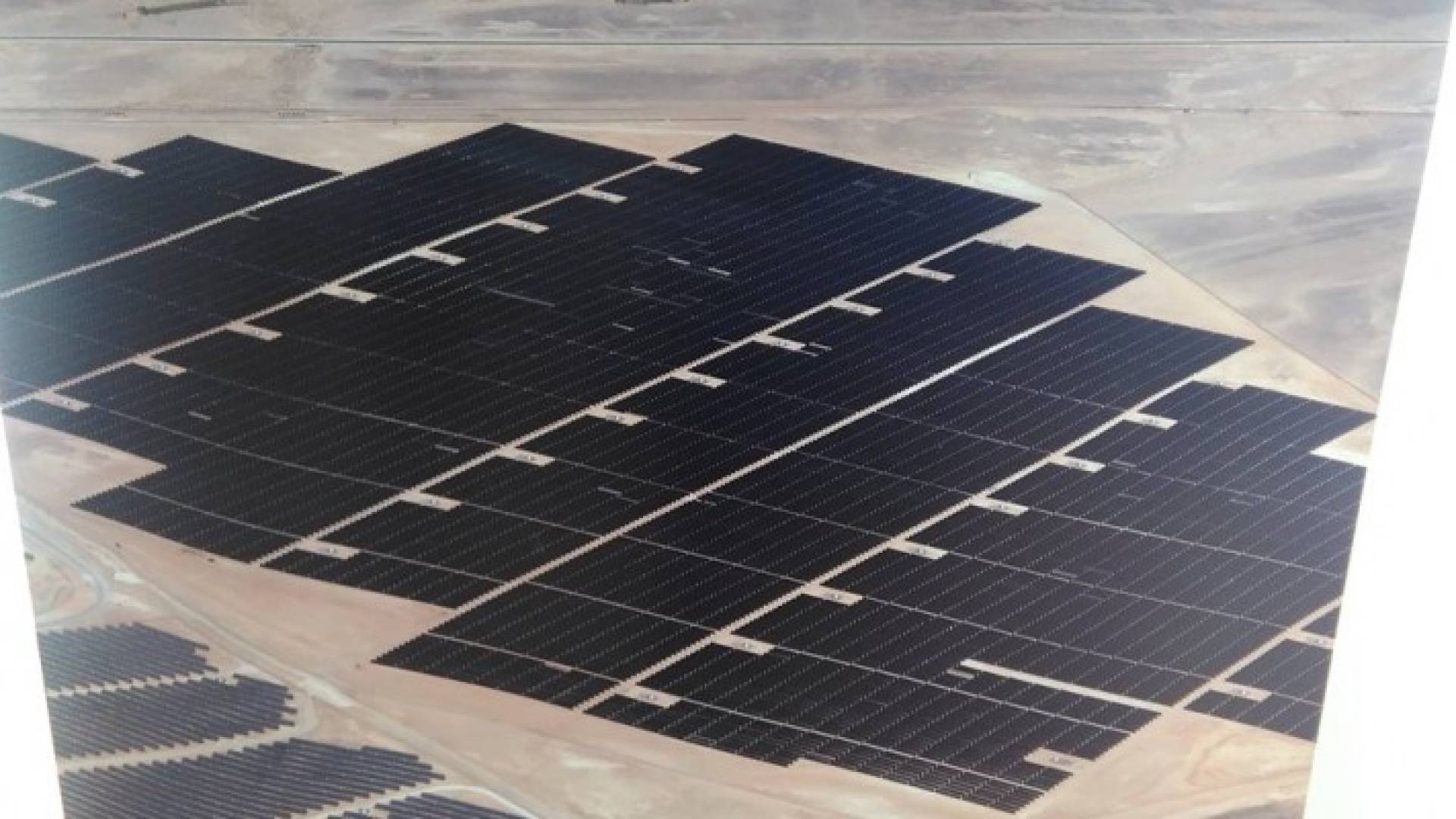 الأردن يطلق اكبر مشروع للطاقة الشمسية في المملكة .. صور