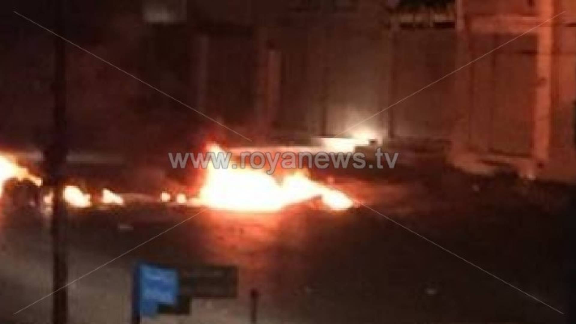 جانب من اغلاق الطريق الرئيسي بالقويسمة في العاصمة عمان