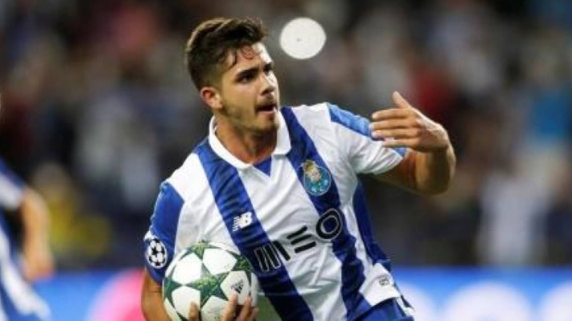 ثلاثية سيلفا تقود البرتغال لفوز ساحق على جزر الفارو 6-صفر