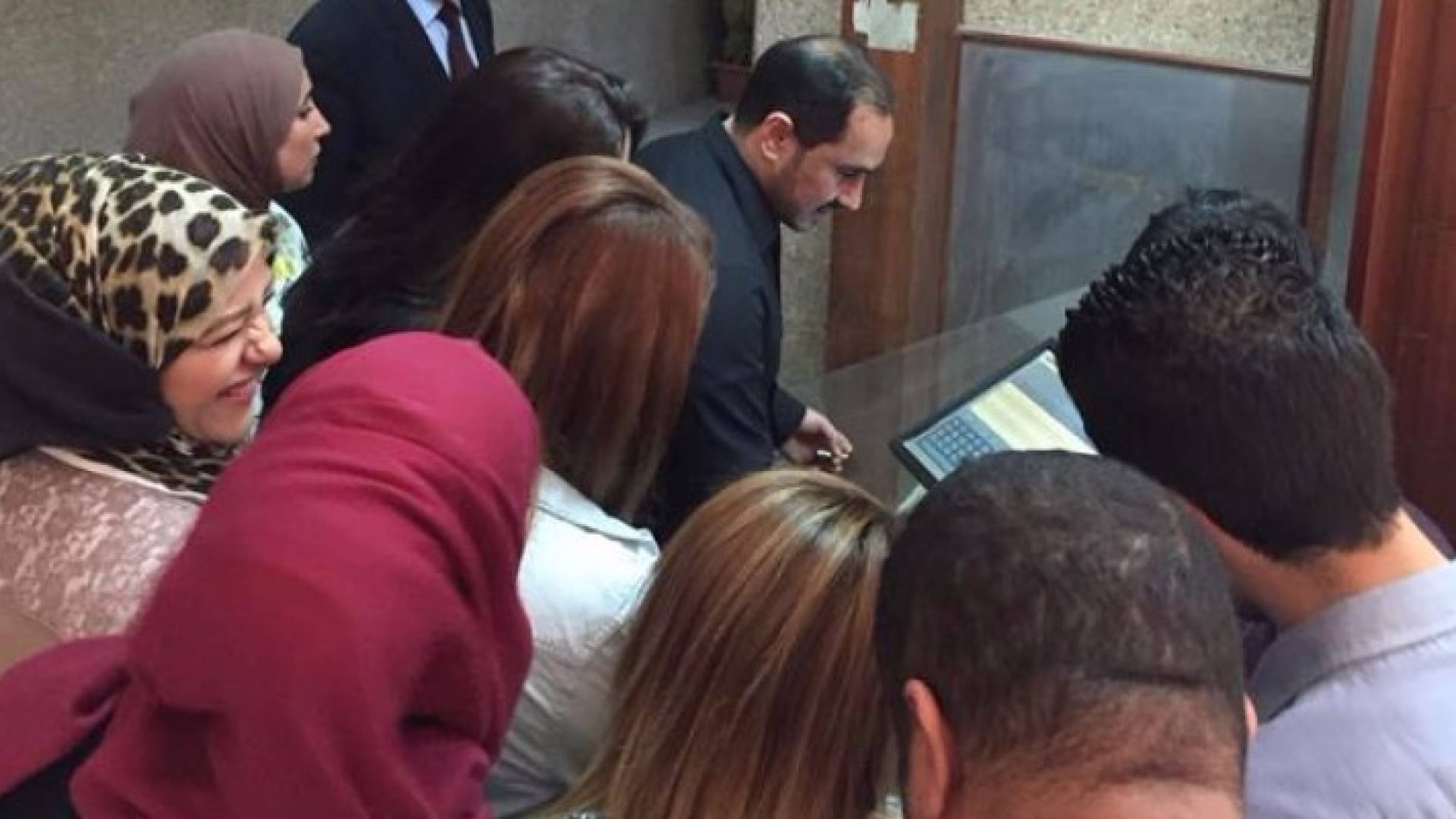 مجموعة من المراجعين - الصورة أرشيفية 