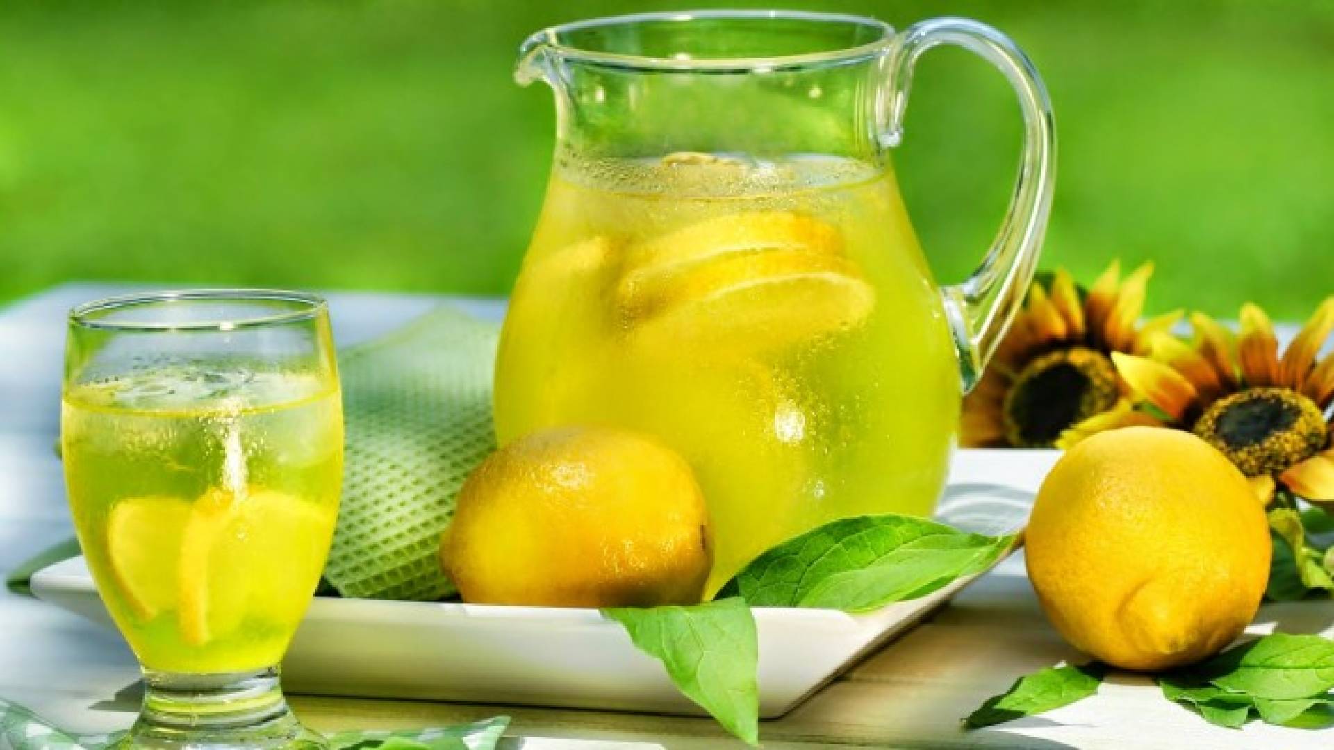 شراب بلسم الليمون.. يقضي على التوتر والإجهاد