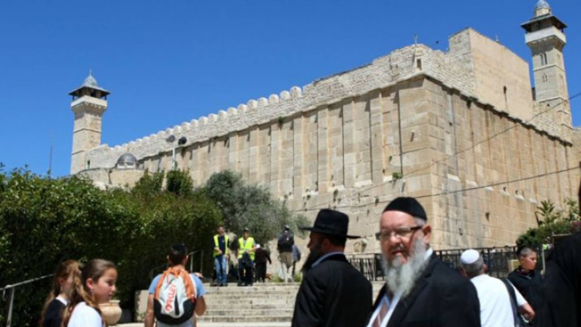 مستوطنين داخل الحرم الابراهيمي - ارشيفية