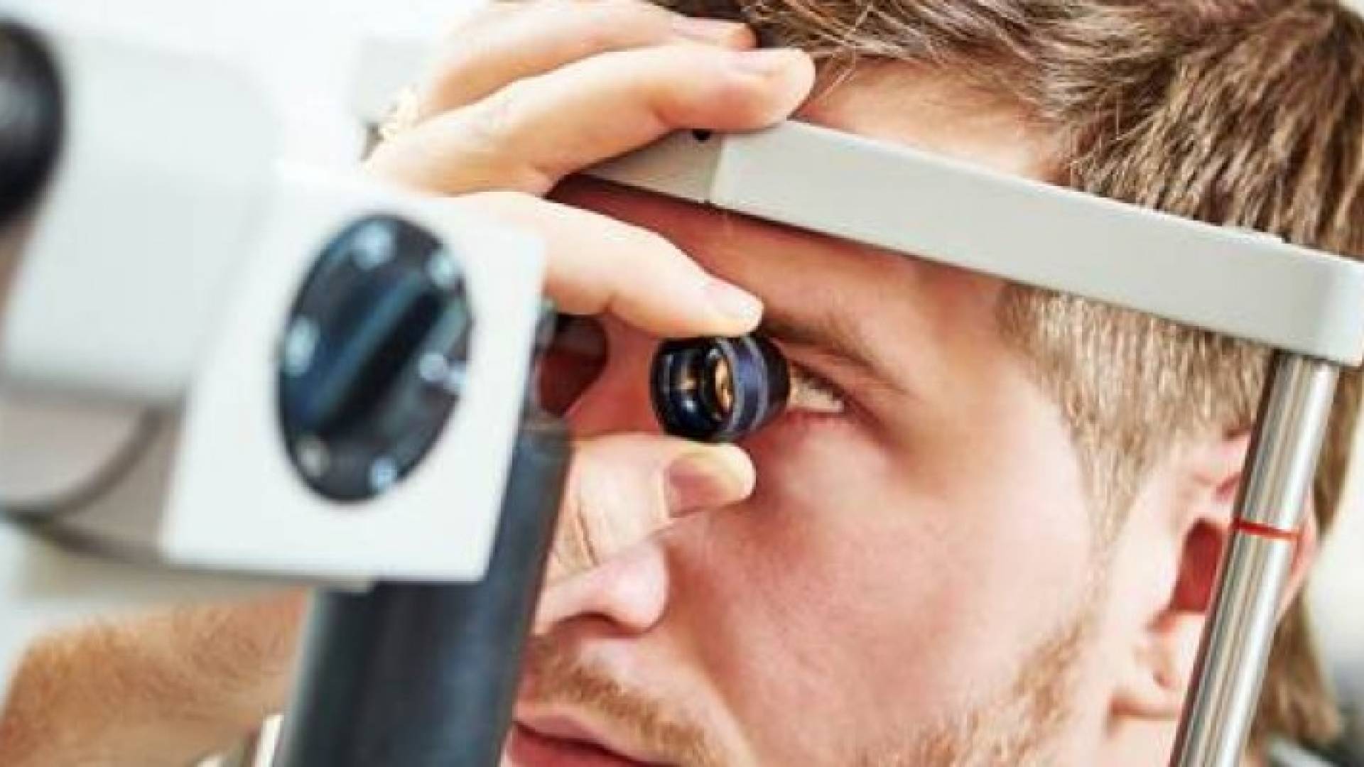 وجدت دراسة أجريت بإحدى الجامعات الألمانية صلة بين أولئك الذين يعانون من قصر النظر ونسبة الذكاء