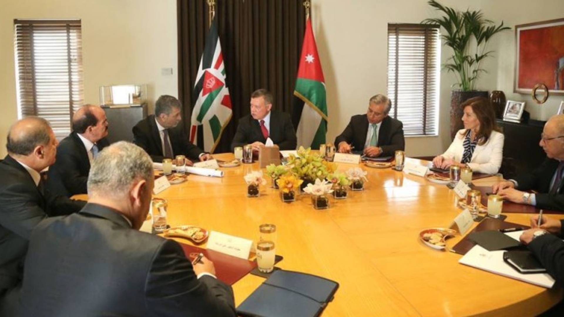 من لقاء الملك مع رئيس وأعضاء مجلس مفوضي الهيئة المستقلة للانتخاب