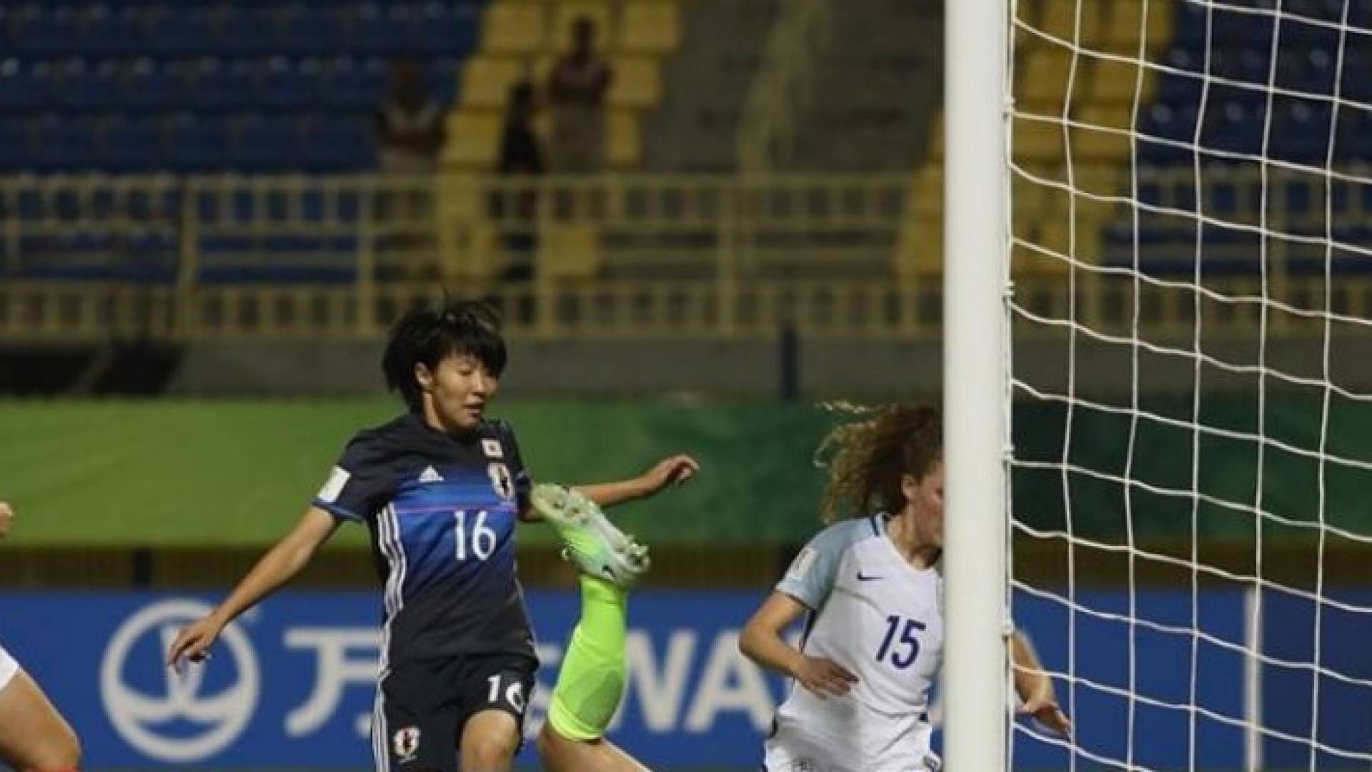 اليابان تعبر بسهولة الى دور الاربعة