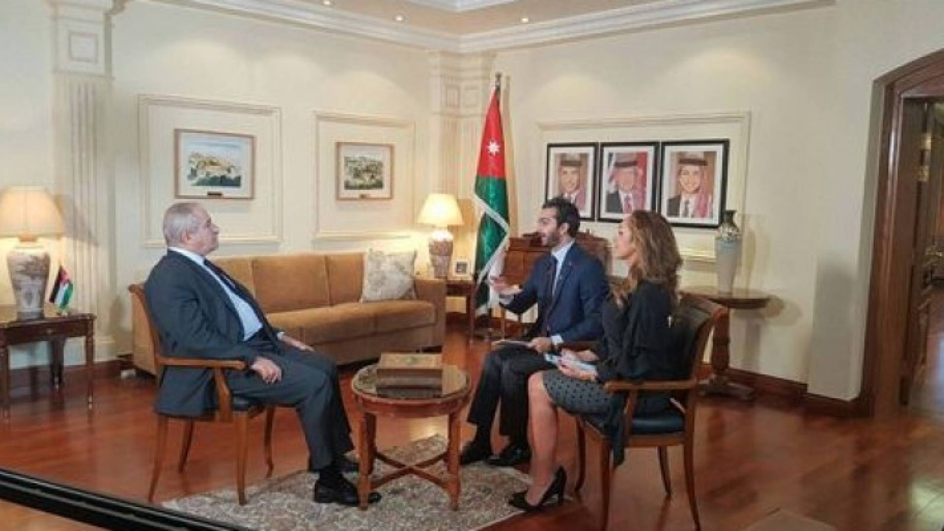 خلال اللقاء مع نائب رئيس الوزراء وشؤون المغتربين ناصر جودة