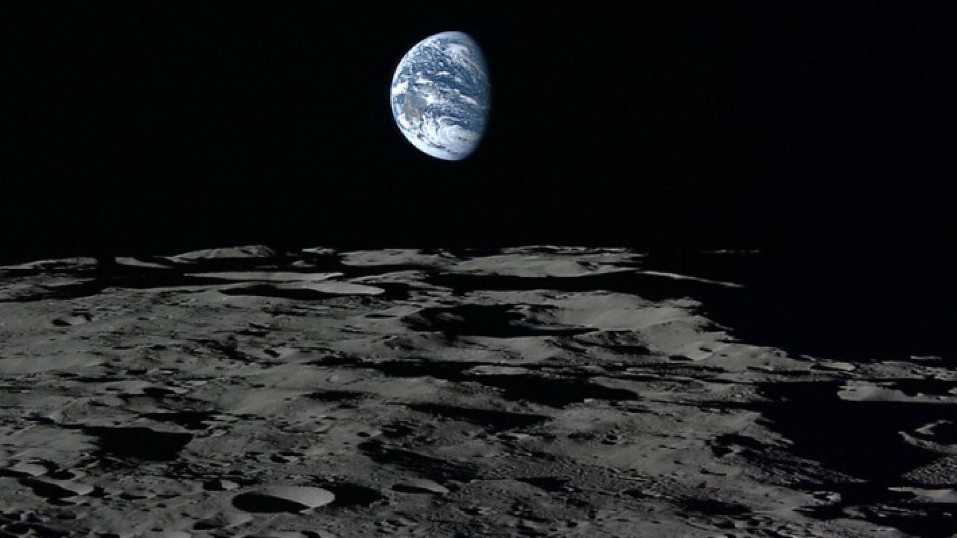 كوكب الأرض من القمر