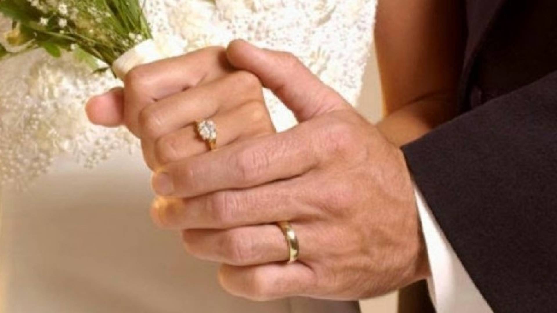 دراسة : تزوج ذكية أصغر منك بـ 5 سنوات