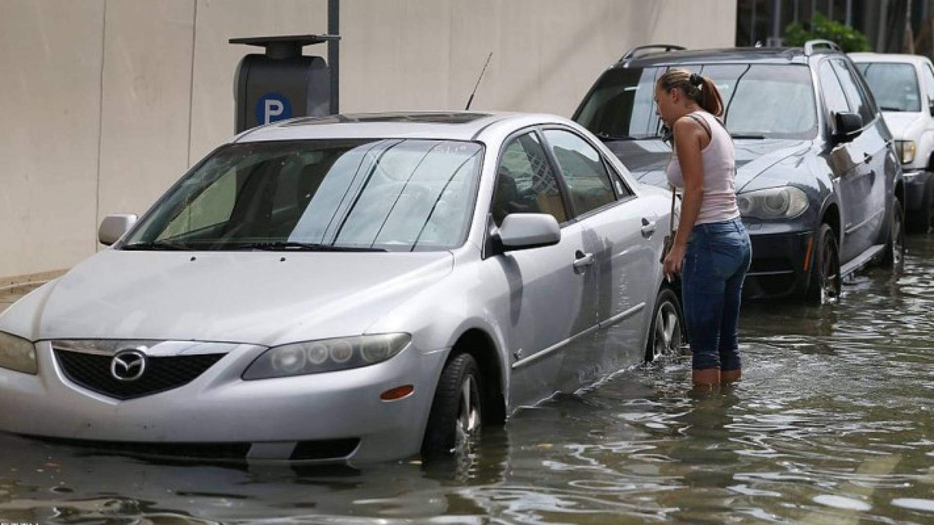 إعصار أوريغون حل بعد أيام قليلة من ما فعله "ماثيو" في فلوريدا - أرشيفية