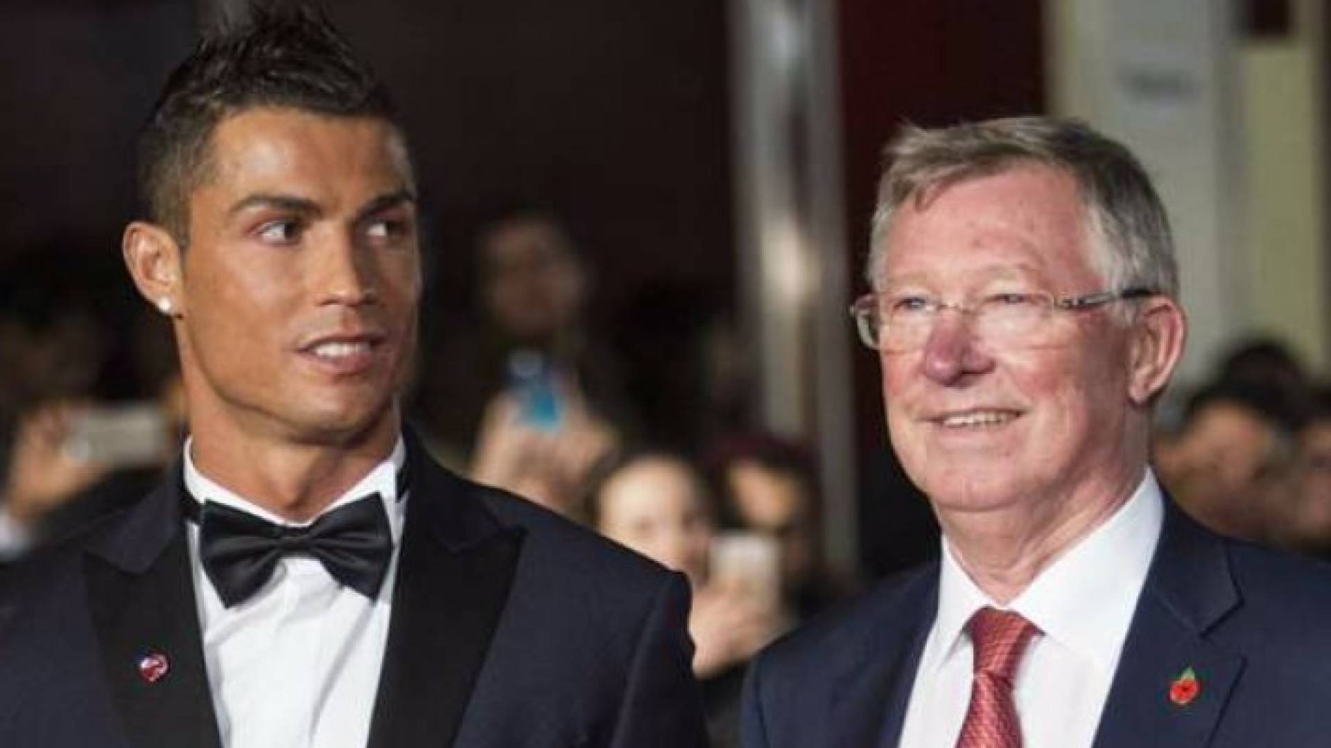 مدرب مانشستر يونايتد السابق فتح باب المفاوضات مع برشلونة من أجل بيع كريستيانو 