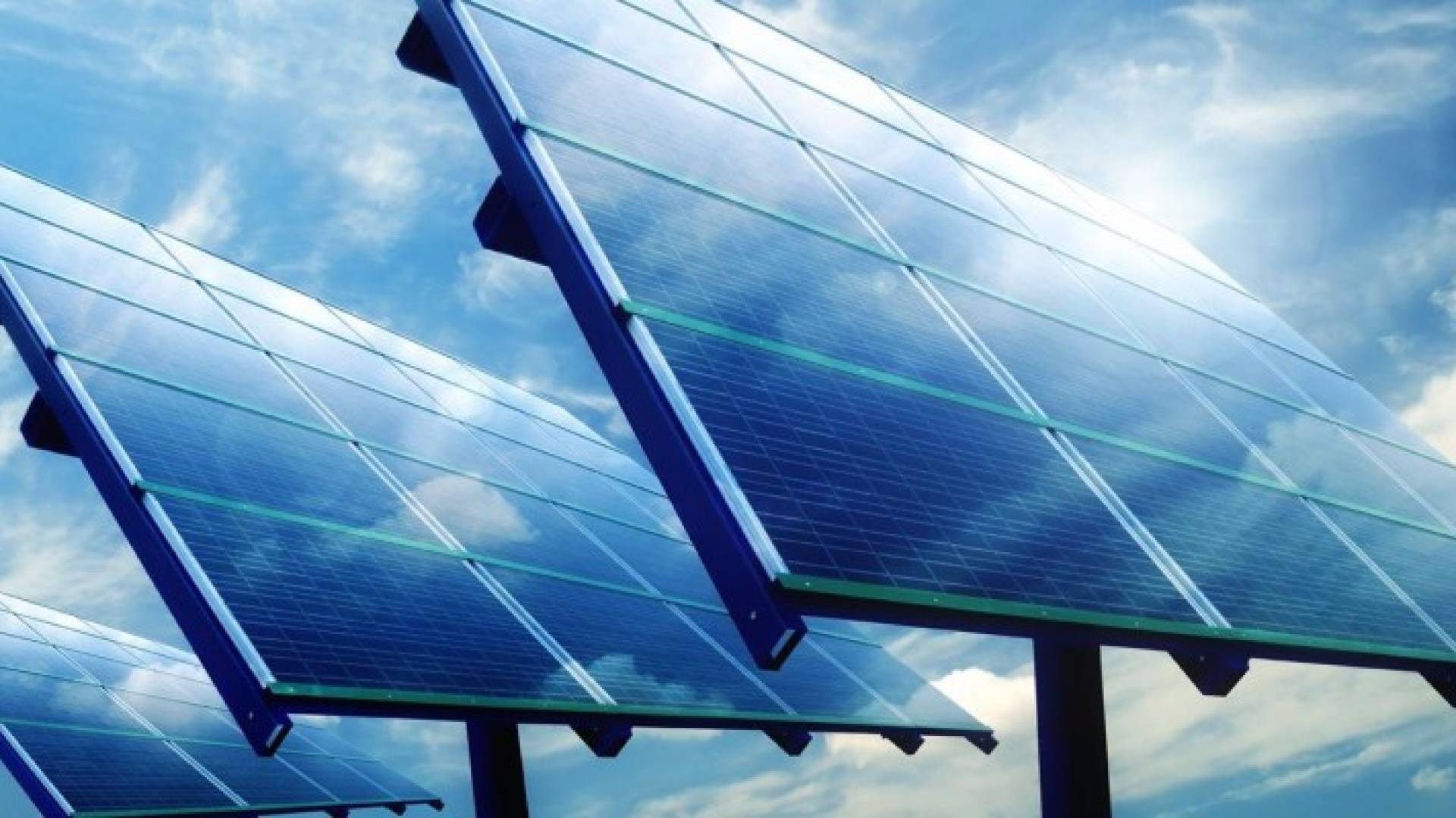 ألواح شمسية - أرشيفية