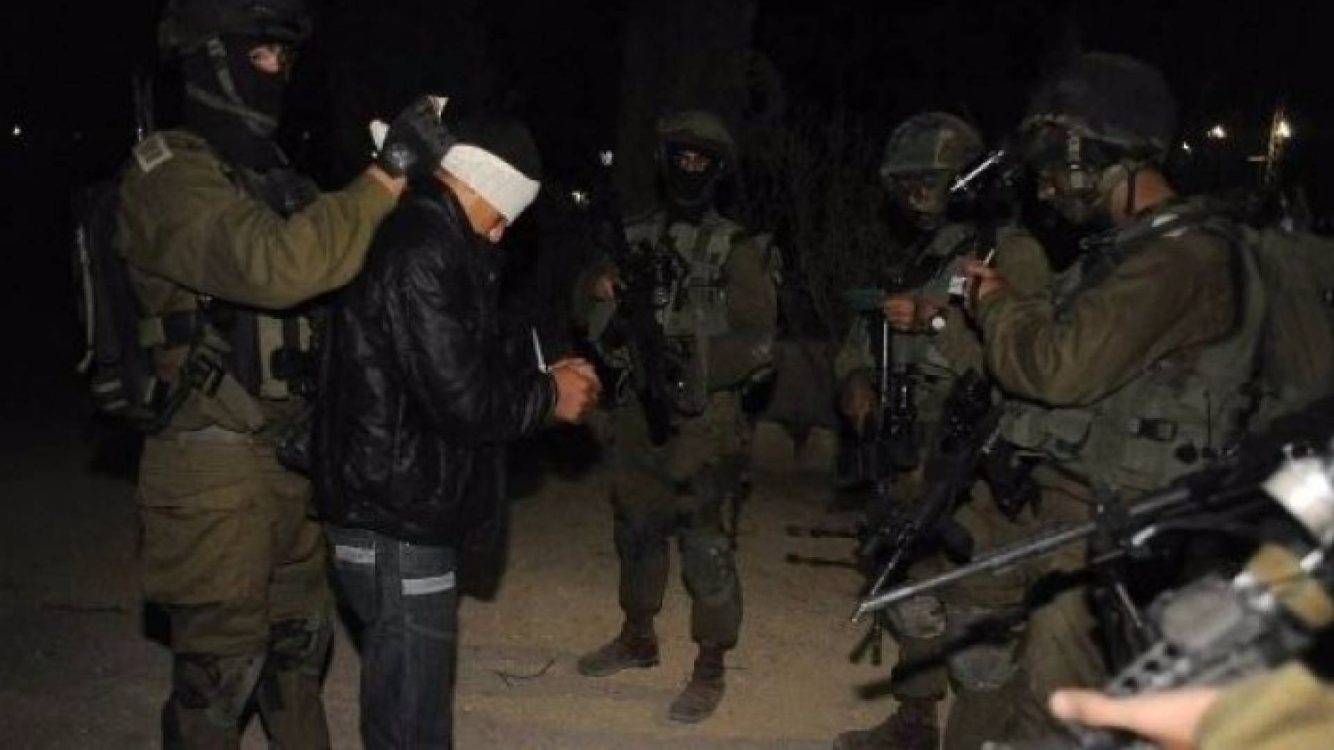 شرطة الاحتلال تعتقل فلسطينيا 