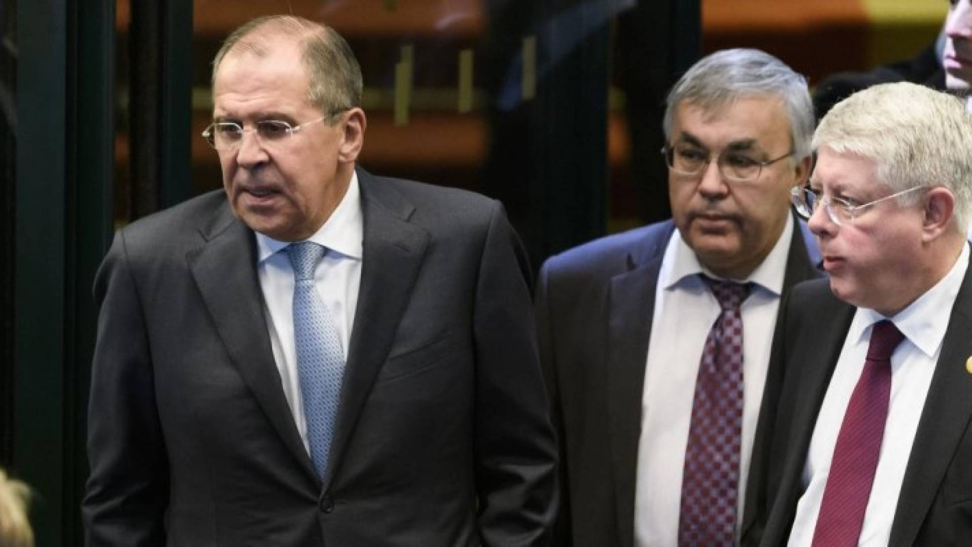  وزير الخارجية الروسي سيرغي لافروف على هامش اجتماع لوزان بسويسرا