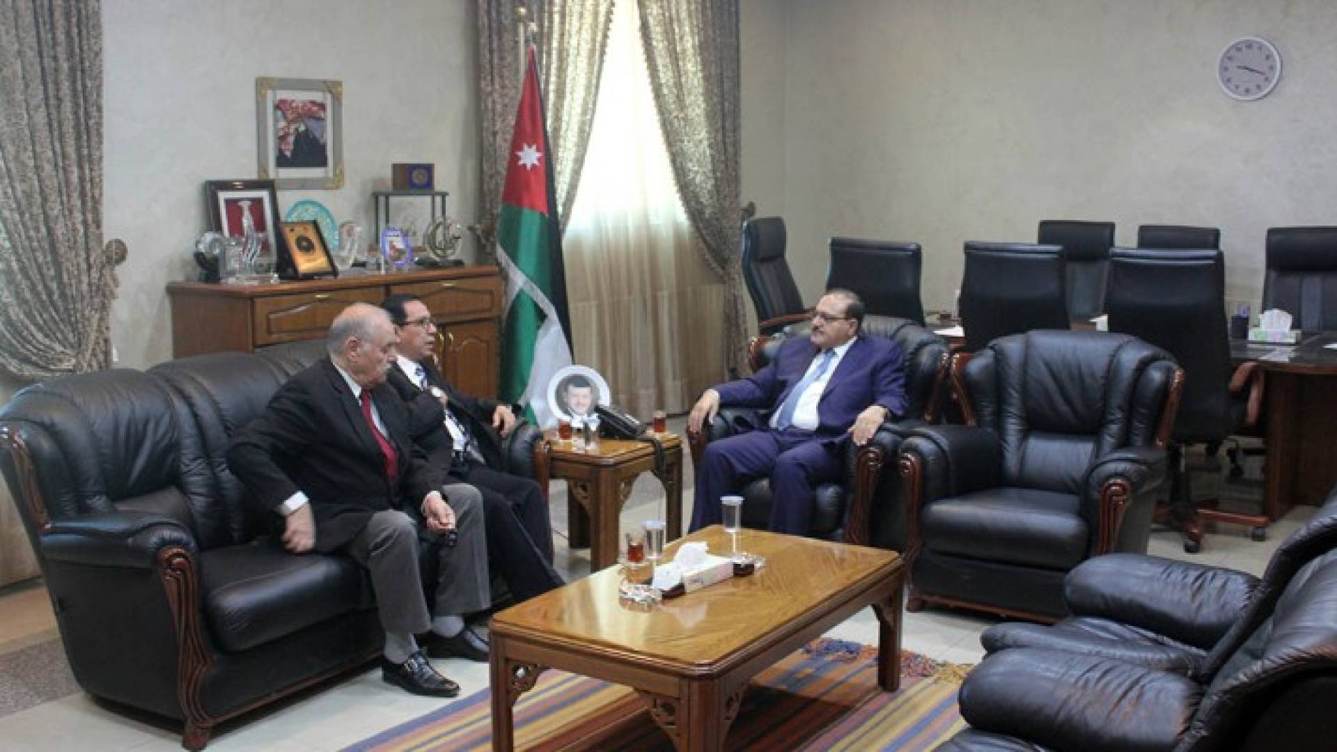 الطويسي يبحث مع عبد الرزاق كيفية انضمام الجامعات الأردنية إلى عضوية الاتحاد الدولي