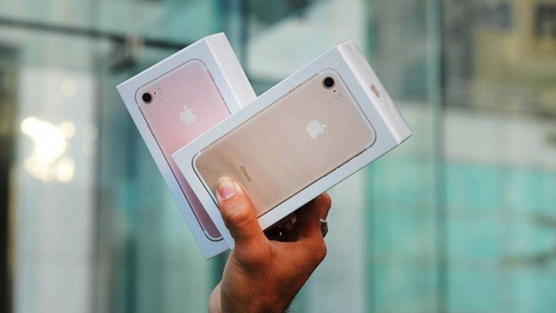 آيفون 7 - أرشيفية 