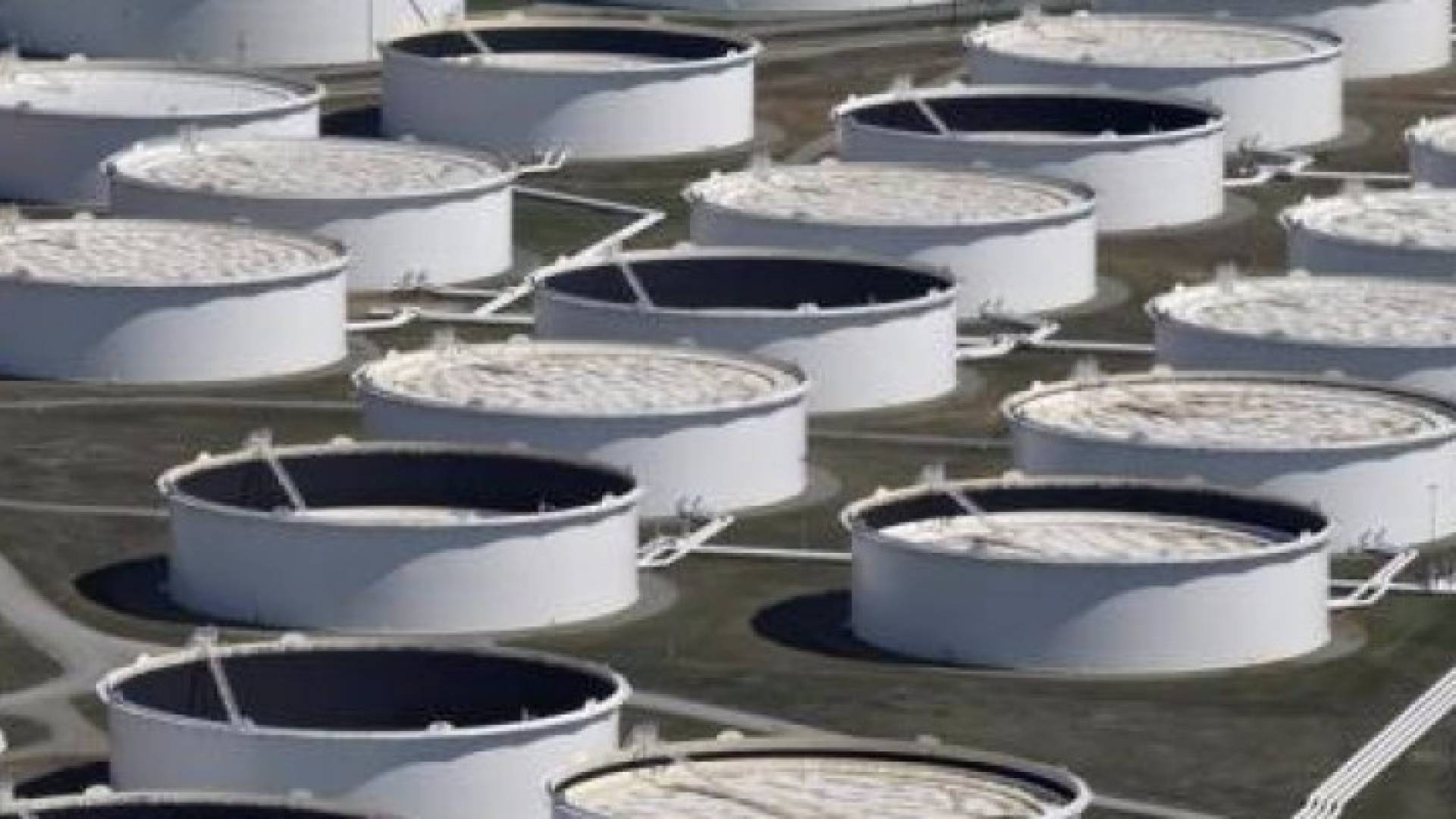 صهاريج للنفط في كاشينج بولاية أوكلاهوما