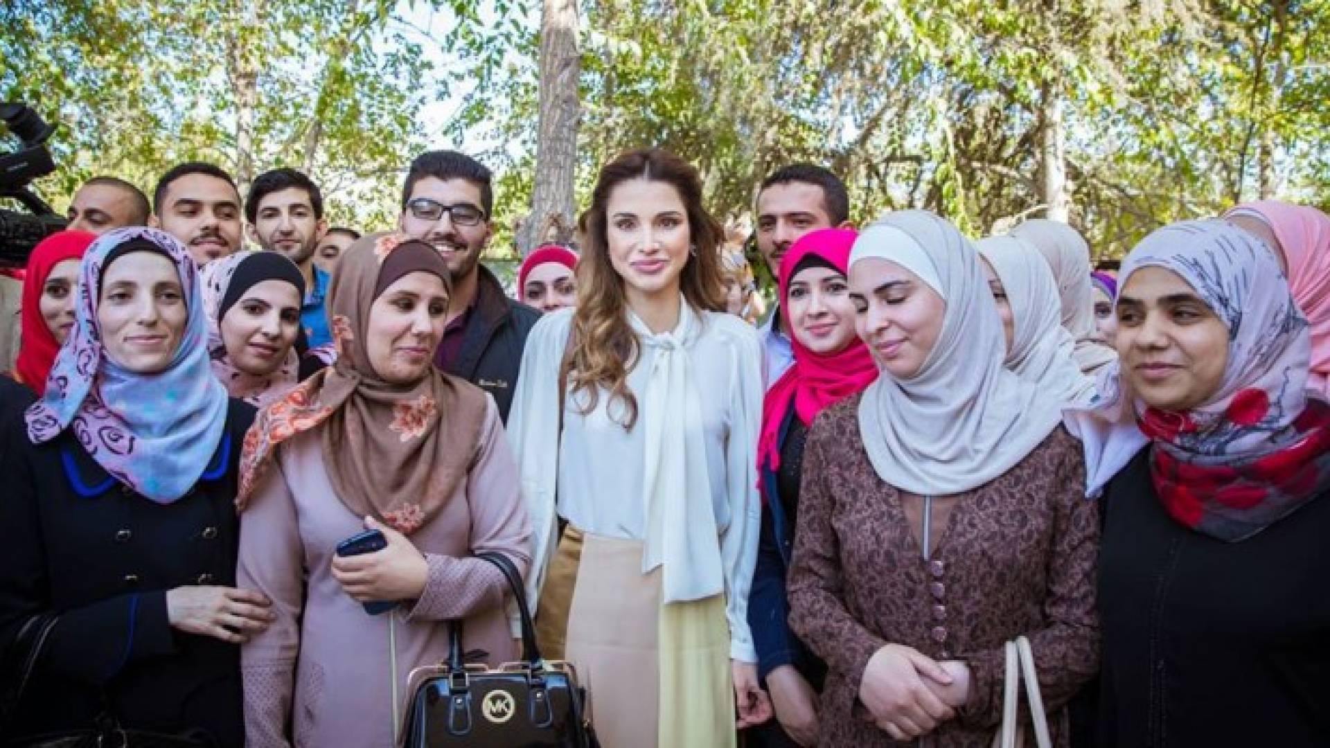 جلالة الملك رانيا العبدالله خلال خلال اطلاق المشروع 