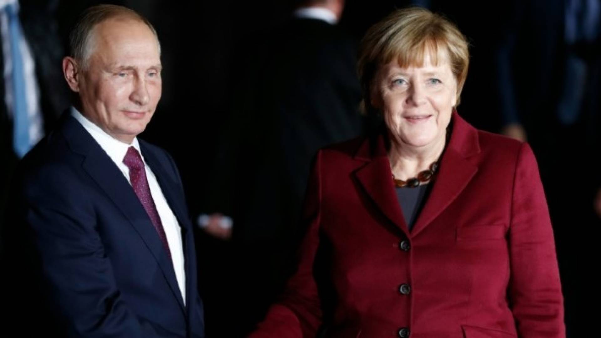 بوتين وقادة المانيا وفرنسا واوكرانيا يبدأون قمة برلين